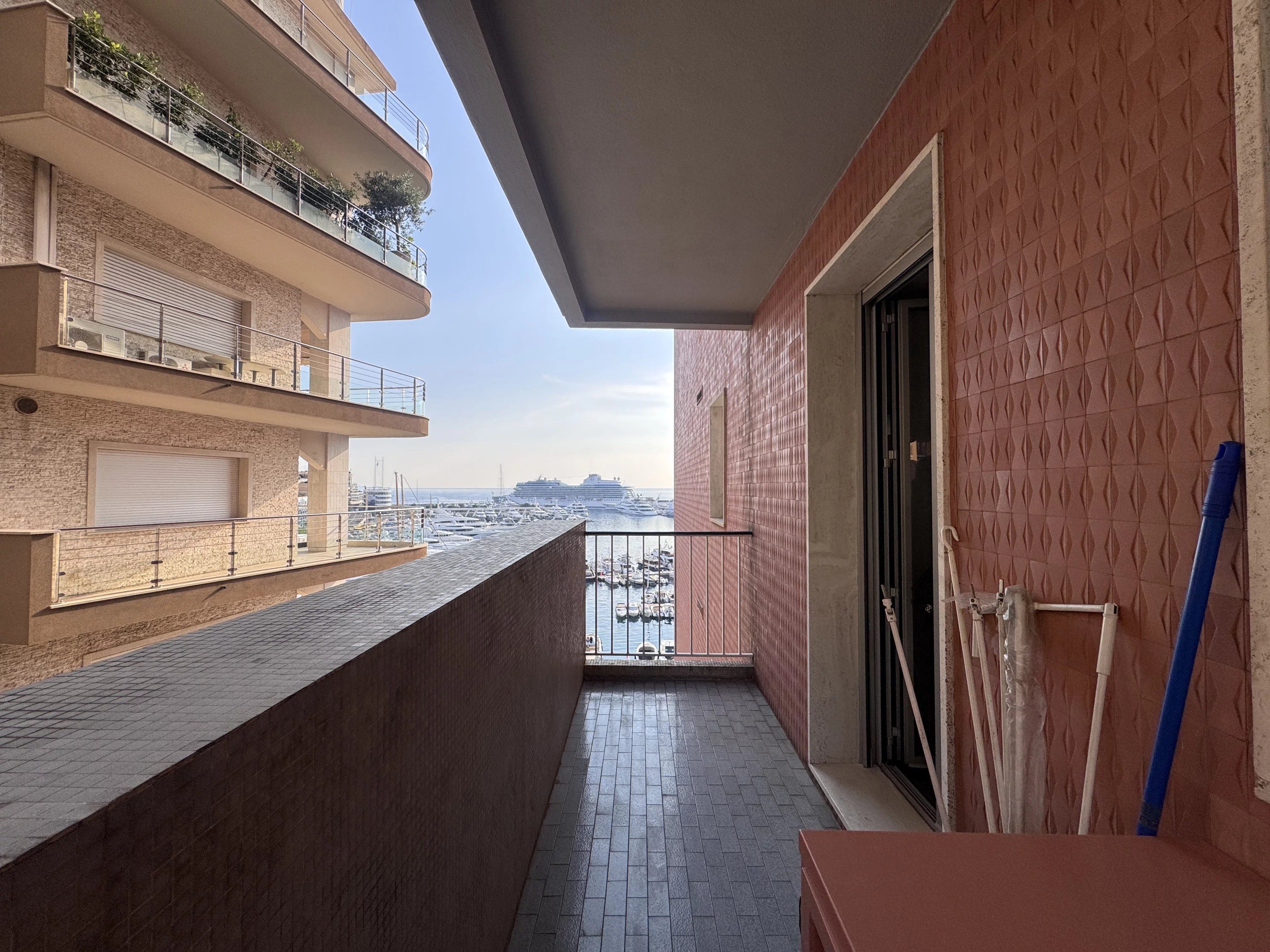 Prime Location in the Heart of Monaco – Front Row Grand Prix View