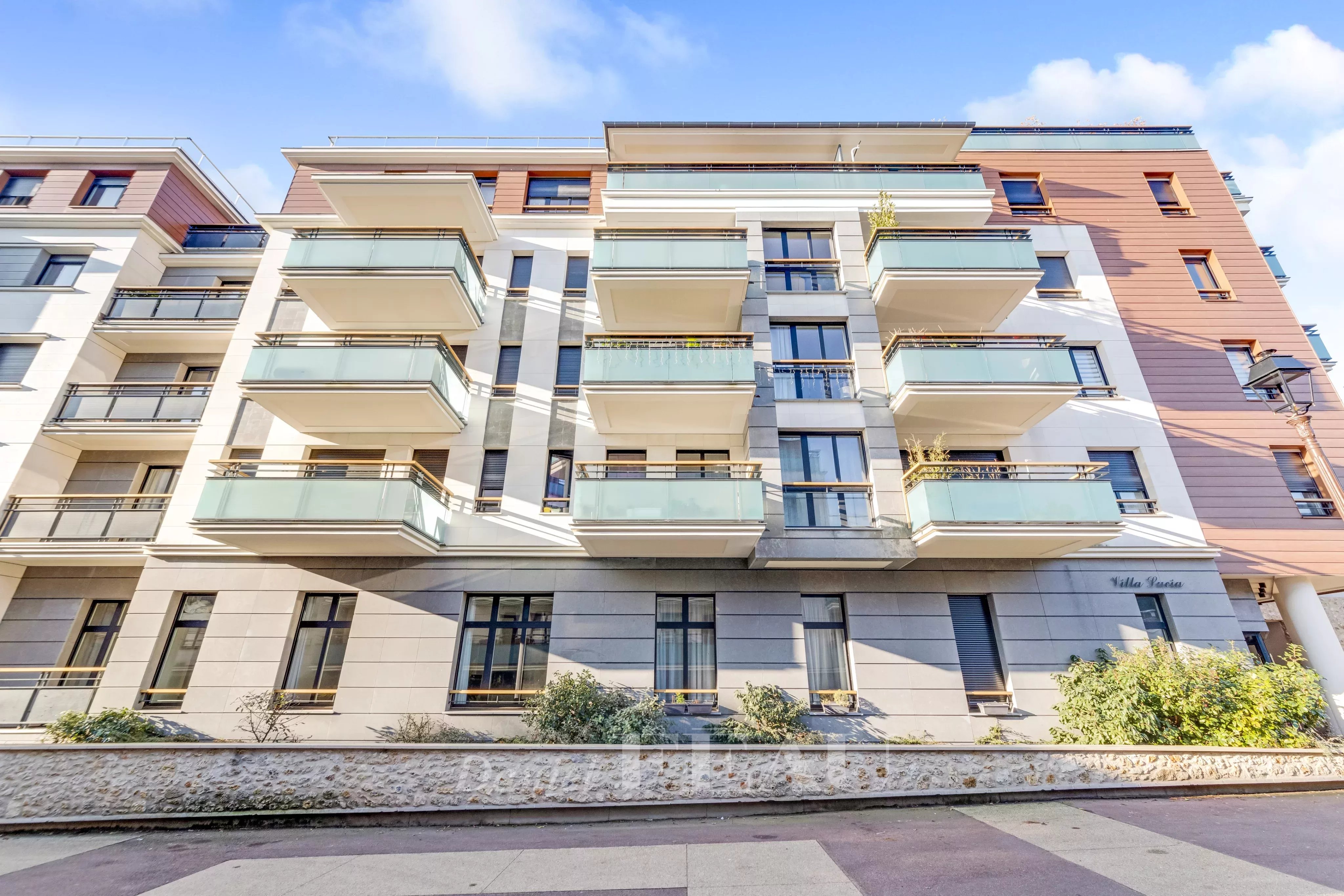 Sale Apartment Saint-Cloud