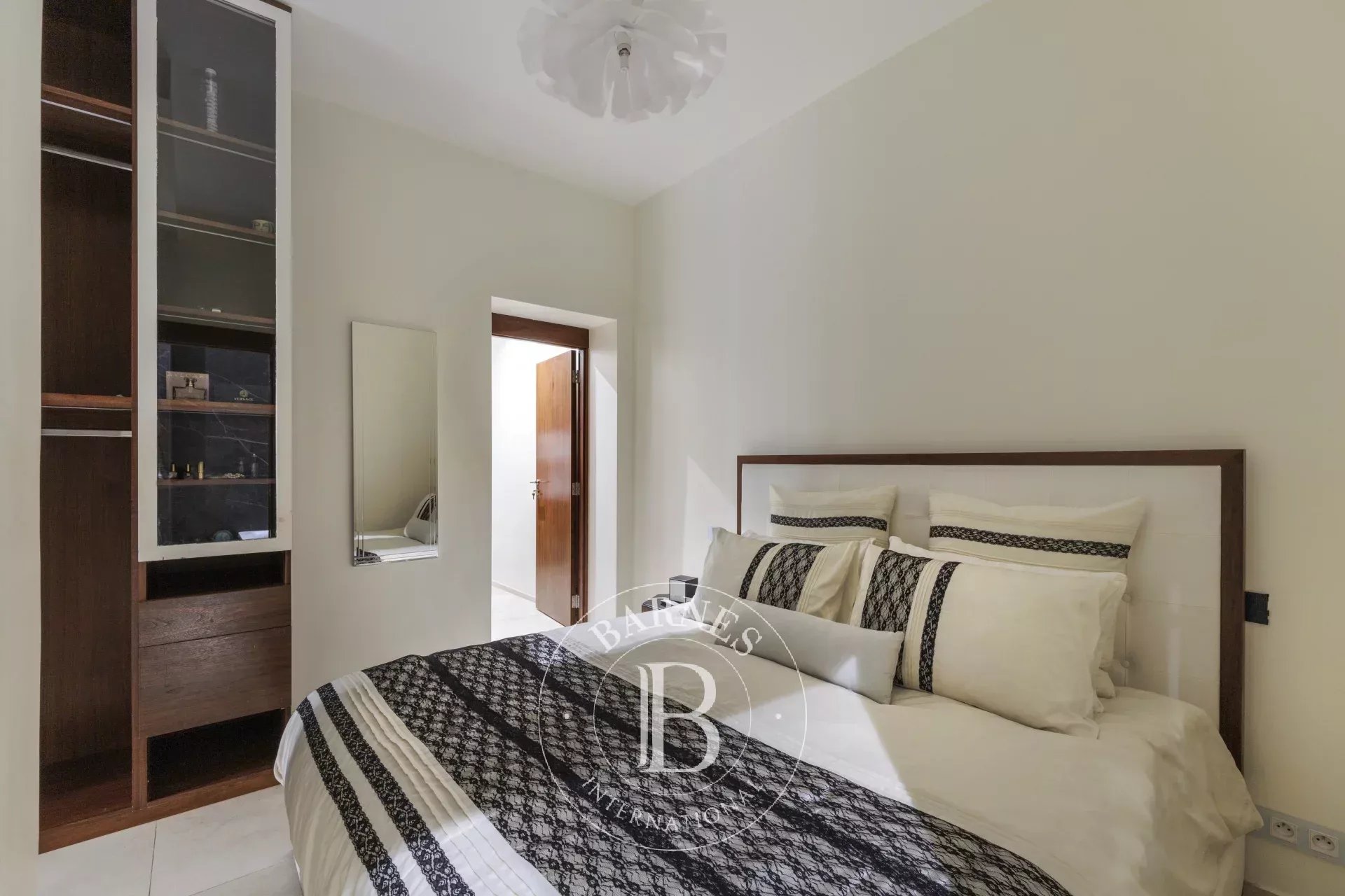 Paris  - Apartment 2 Bedrooms - picture 11