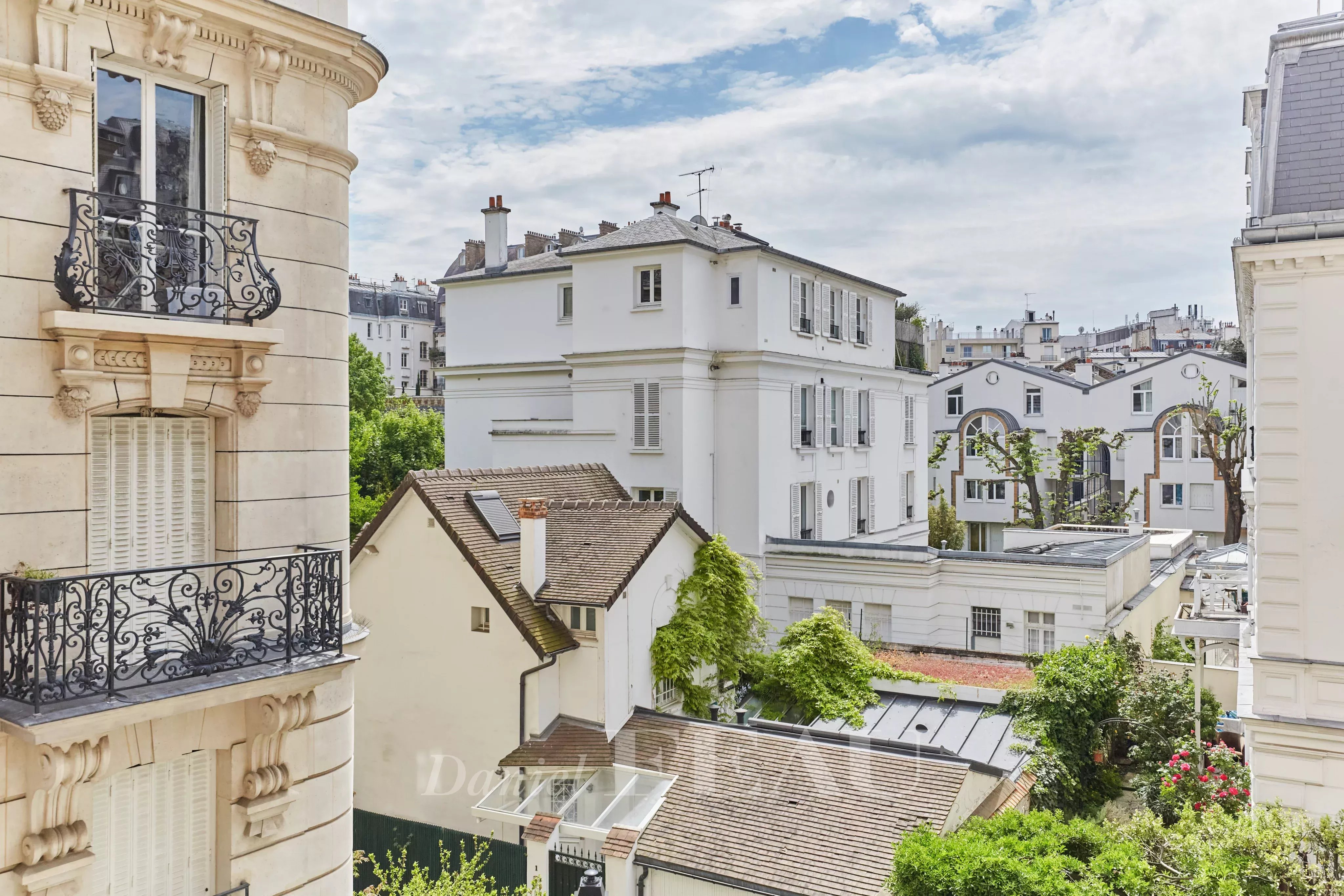 vue partielle sur la Villa des Ternes