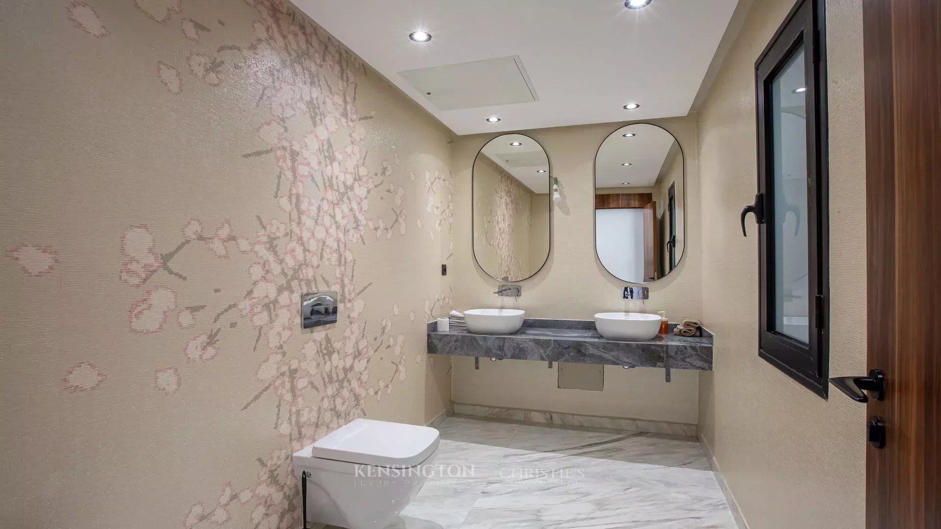 5 Bedroom Villa/Townhouse's Image 26