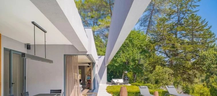 Modern Villa Exterior