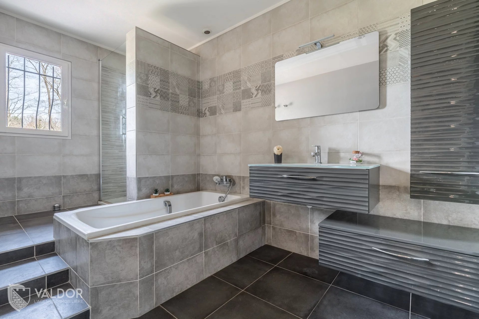 Chasselay maison de 180 m² au sol avec piscine