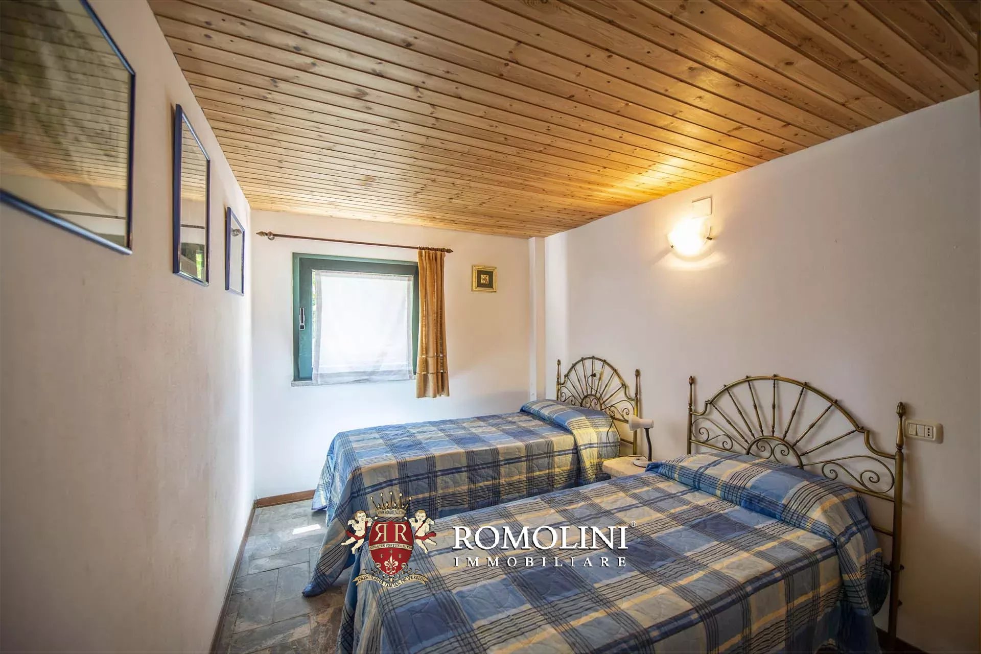 33 Bedroom Villa/Townhouse's Image 32