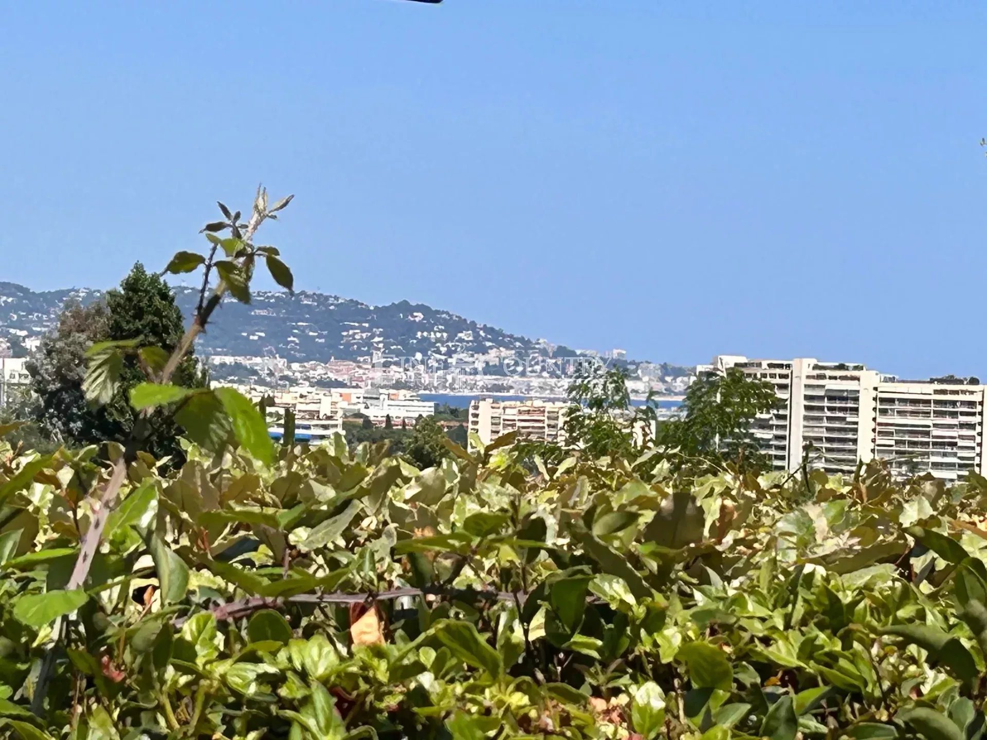 Photo of Villa for sale in Mandelieu in private domain with partial sea view