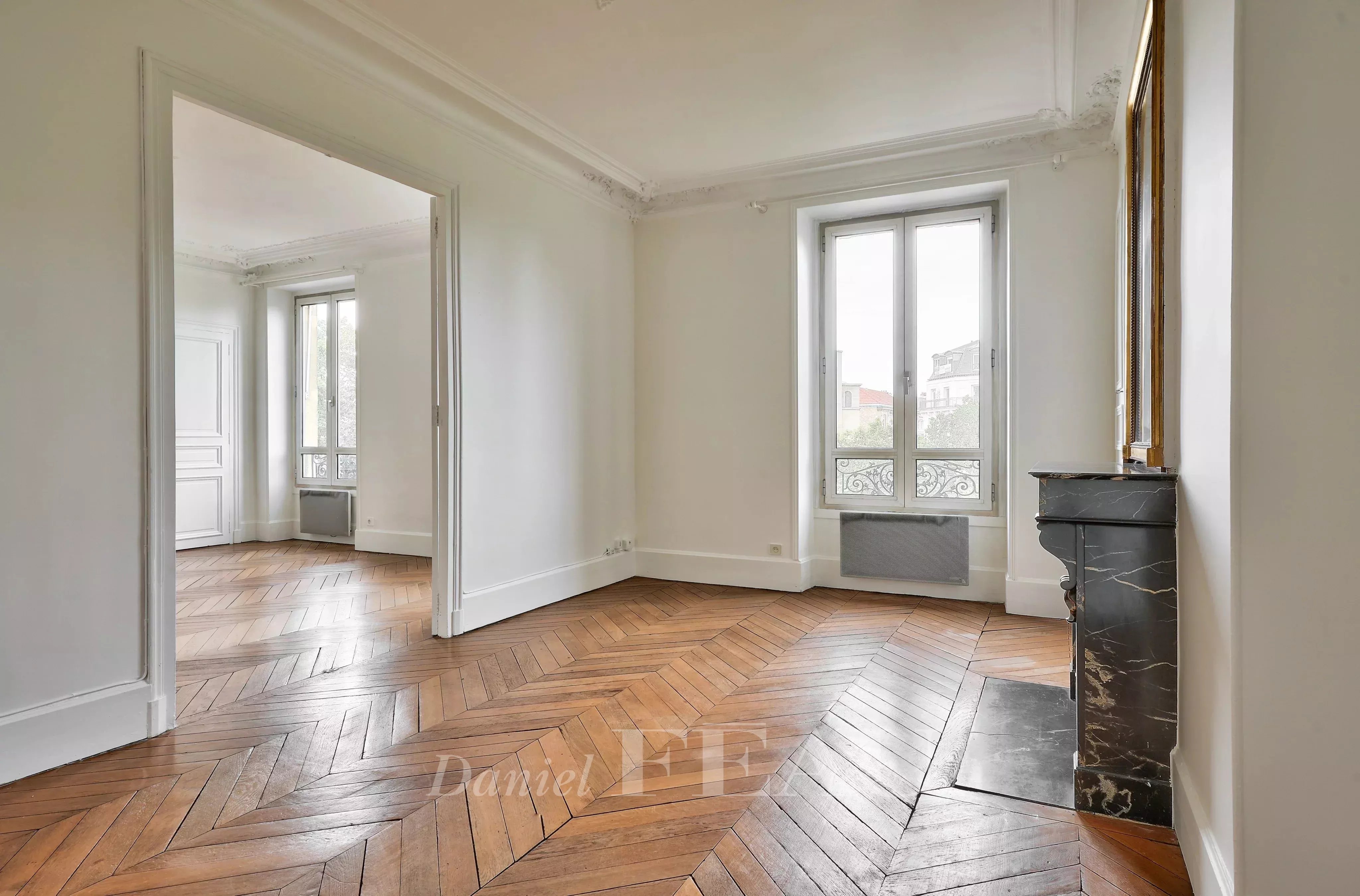 Sale Apartment Paris 17th