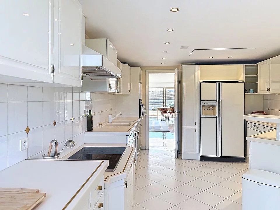 Image of Apartment - 4 Bedrooms for Sale in Alpes-Maritimes-Cannes-France, Image 5