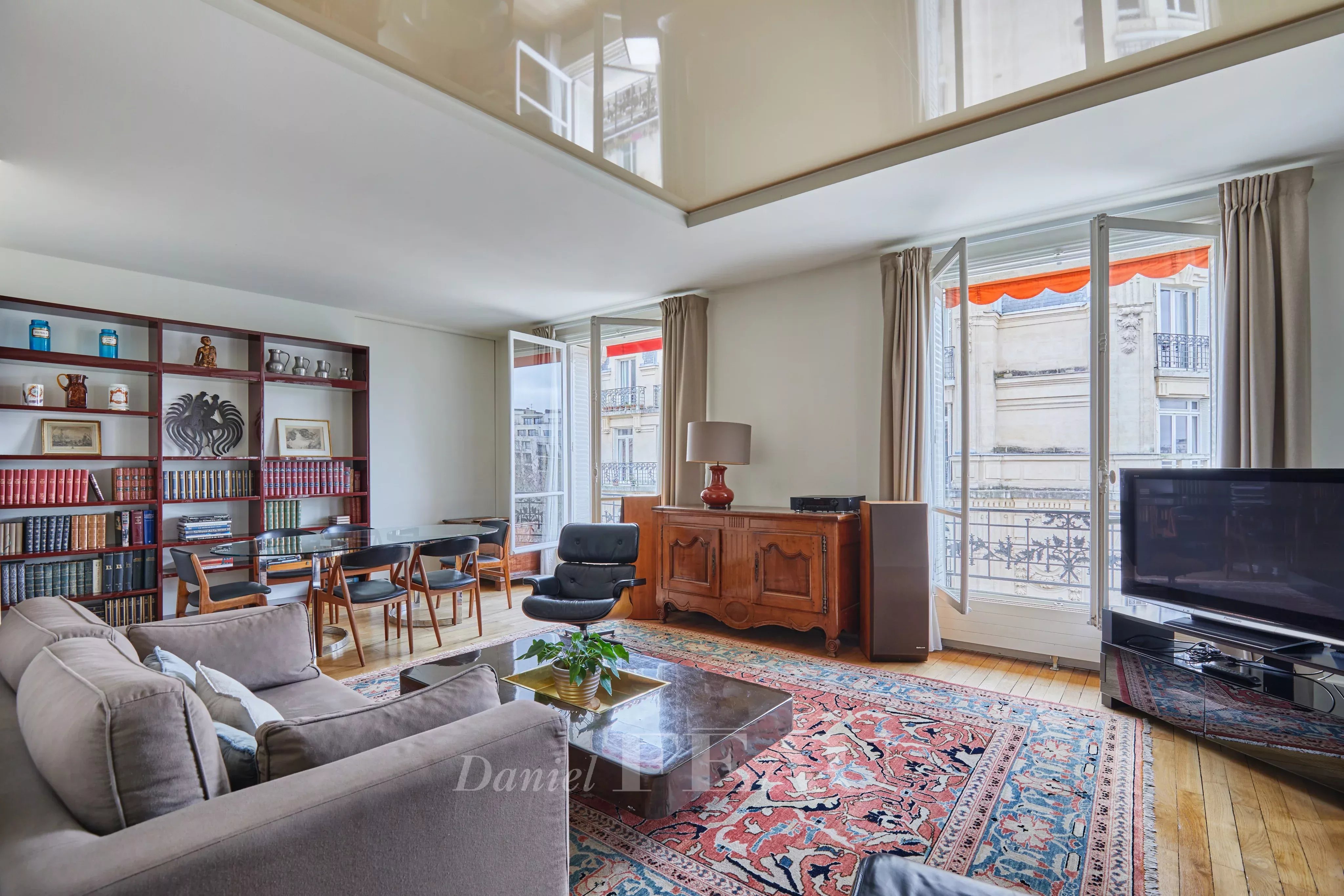 Sale Apartment Paris 7th