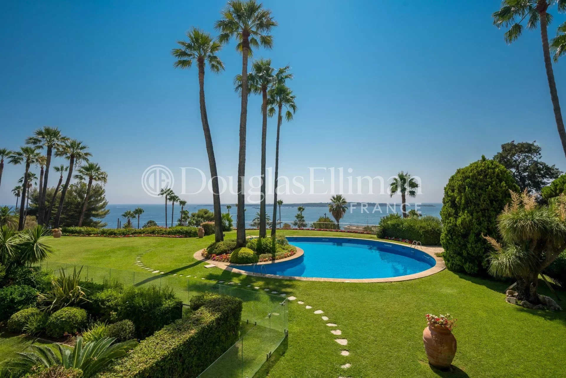 CANNES CALIFORNIE –  Splendide appartement 4 pièces récemment renové avec vue mer panoramique - Image nᵒ3