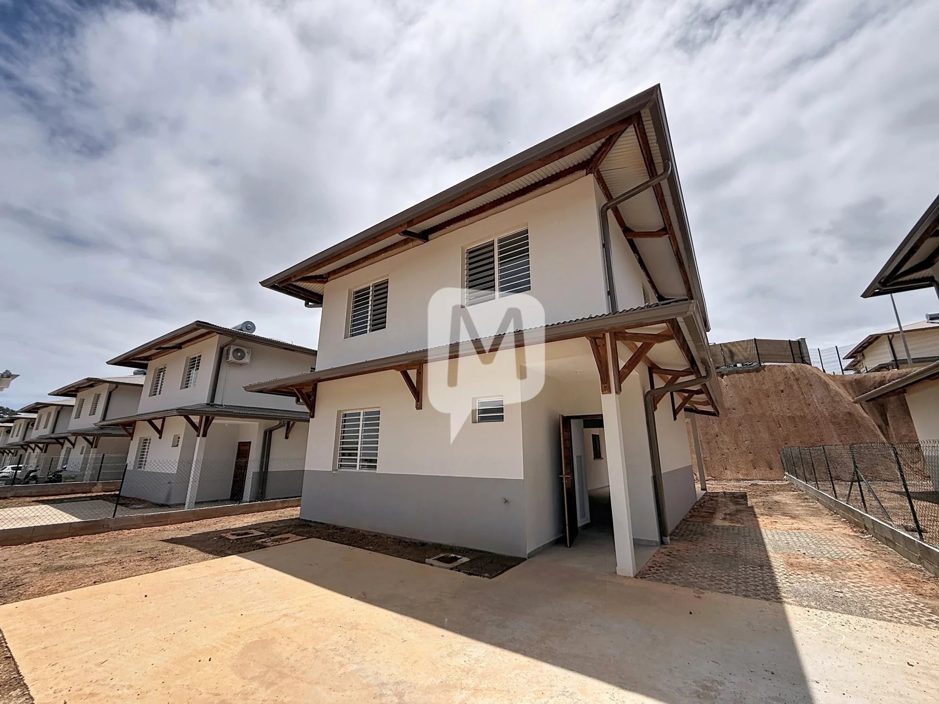 DPT GUYANE, à louer RÉMIRE-MONTJOLY Maison individuelle T5 d'environ 112 m2