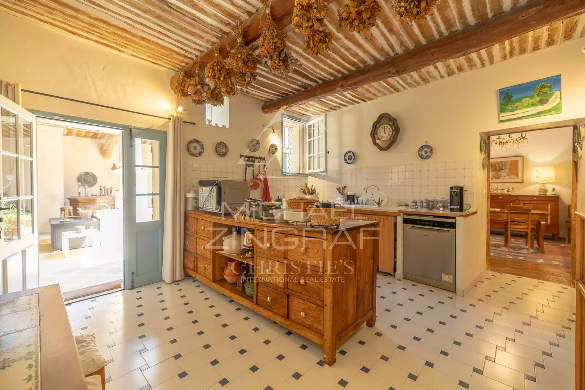 4 Bedroom Villa/Townhouse's Image 3