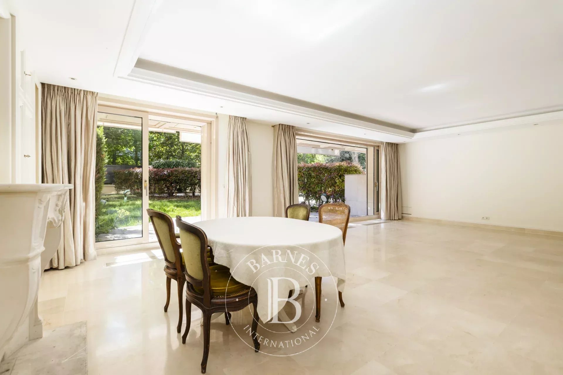 Neuilly-sur-Seine  - Appartement 6 Pi&egrave;ces 3 Chambres - picture 4