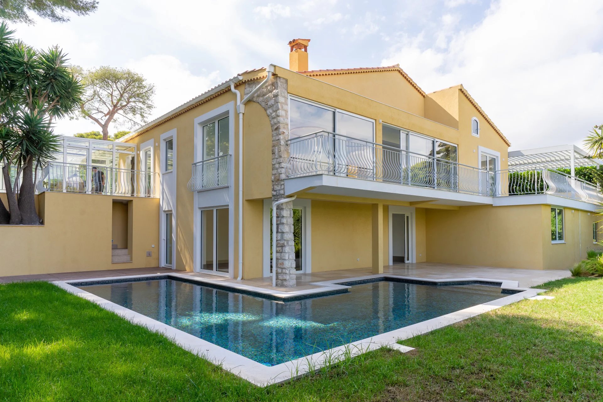 Roquebrune-Cap-Martin - Villa avec piscine et vue mer