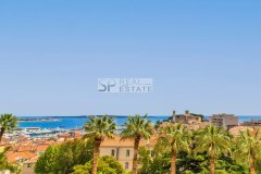 Large 2 p panoramic sea view city centre — photo 2 of 7