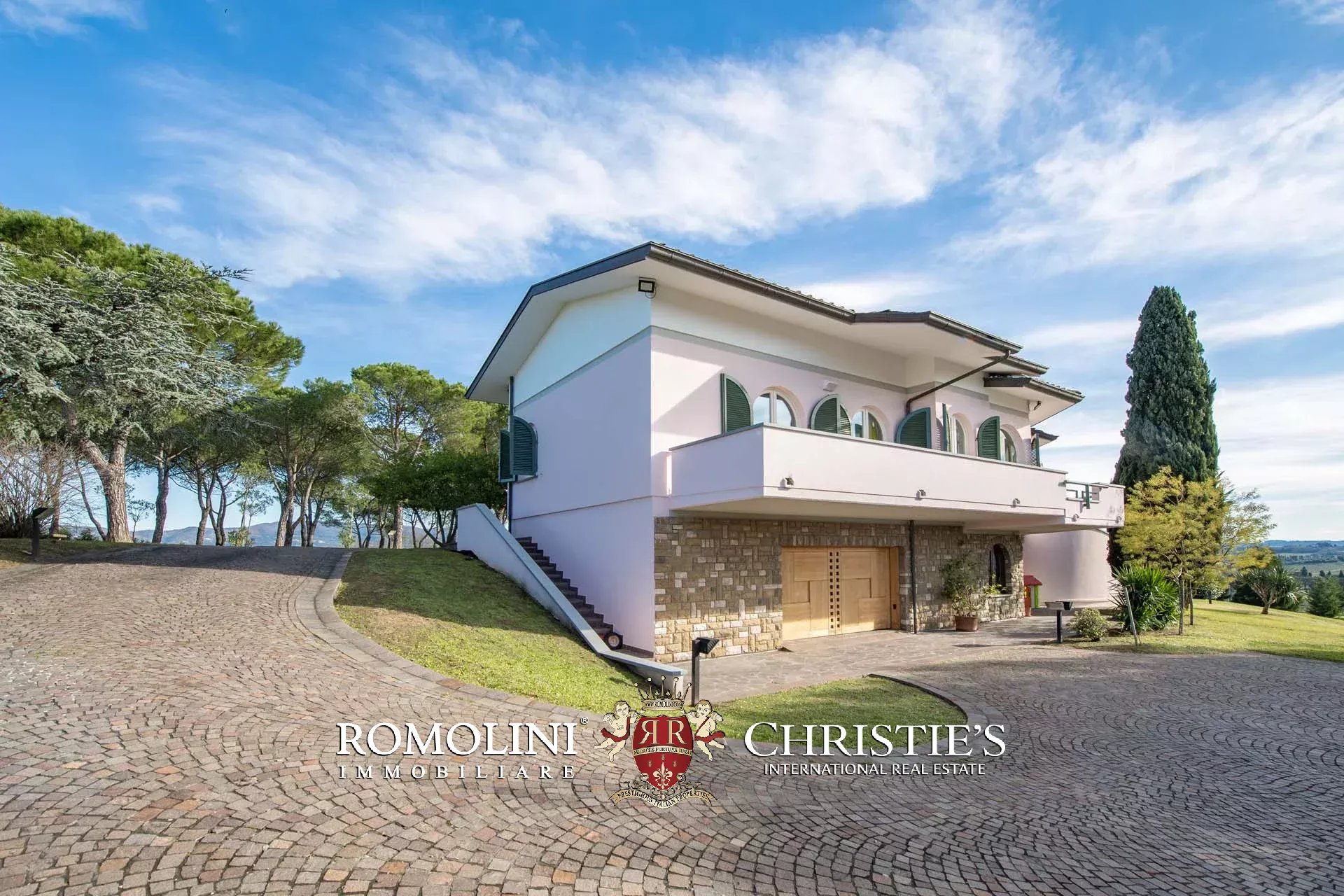 5 Bedroom Villa/Townhouse's Image 11