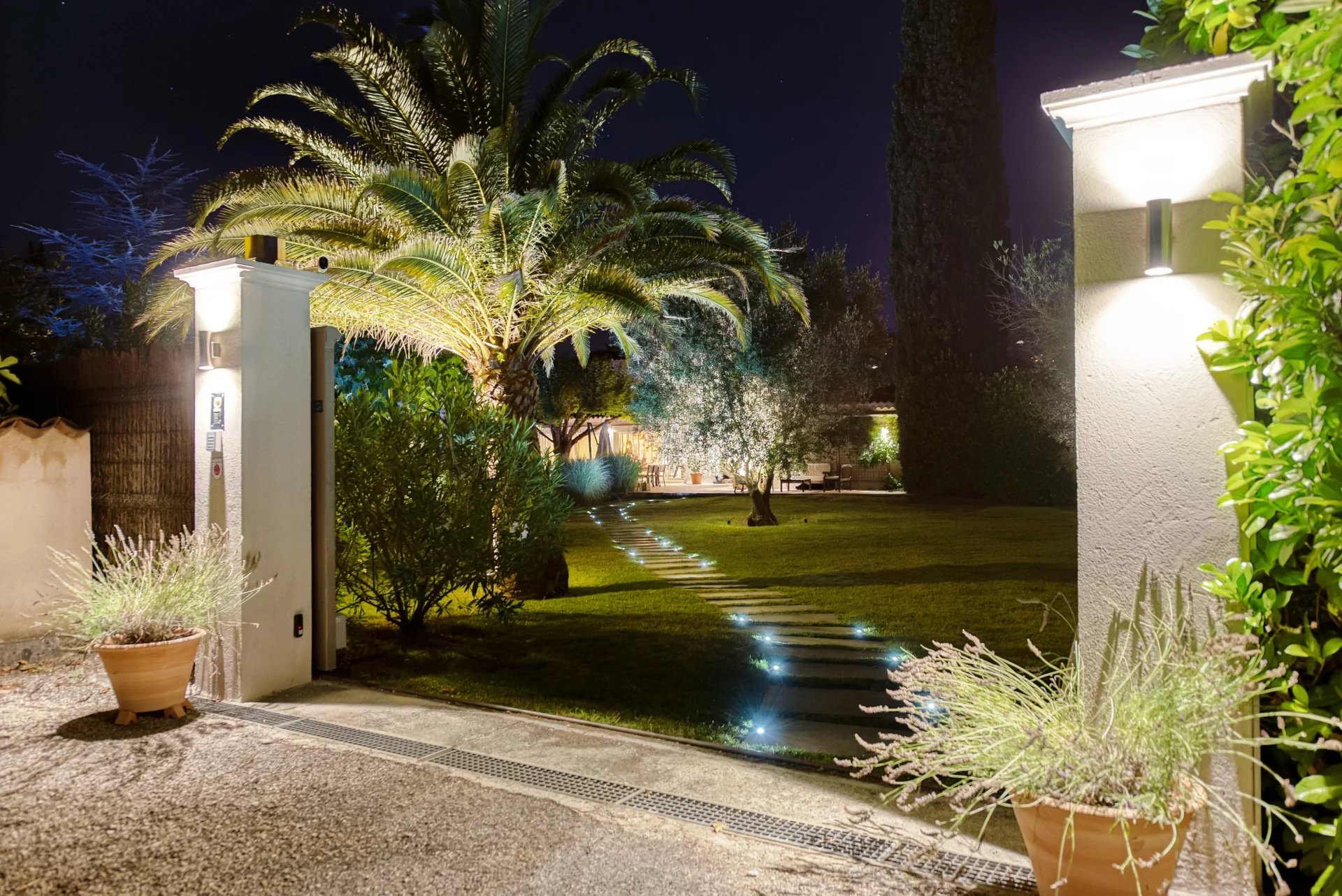 Family Villa with Landscaped Gardens and Leisure Facilities