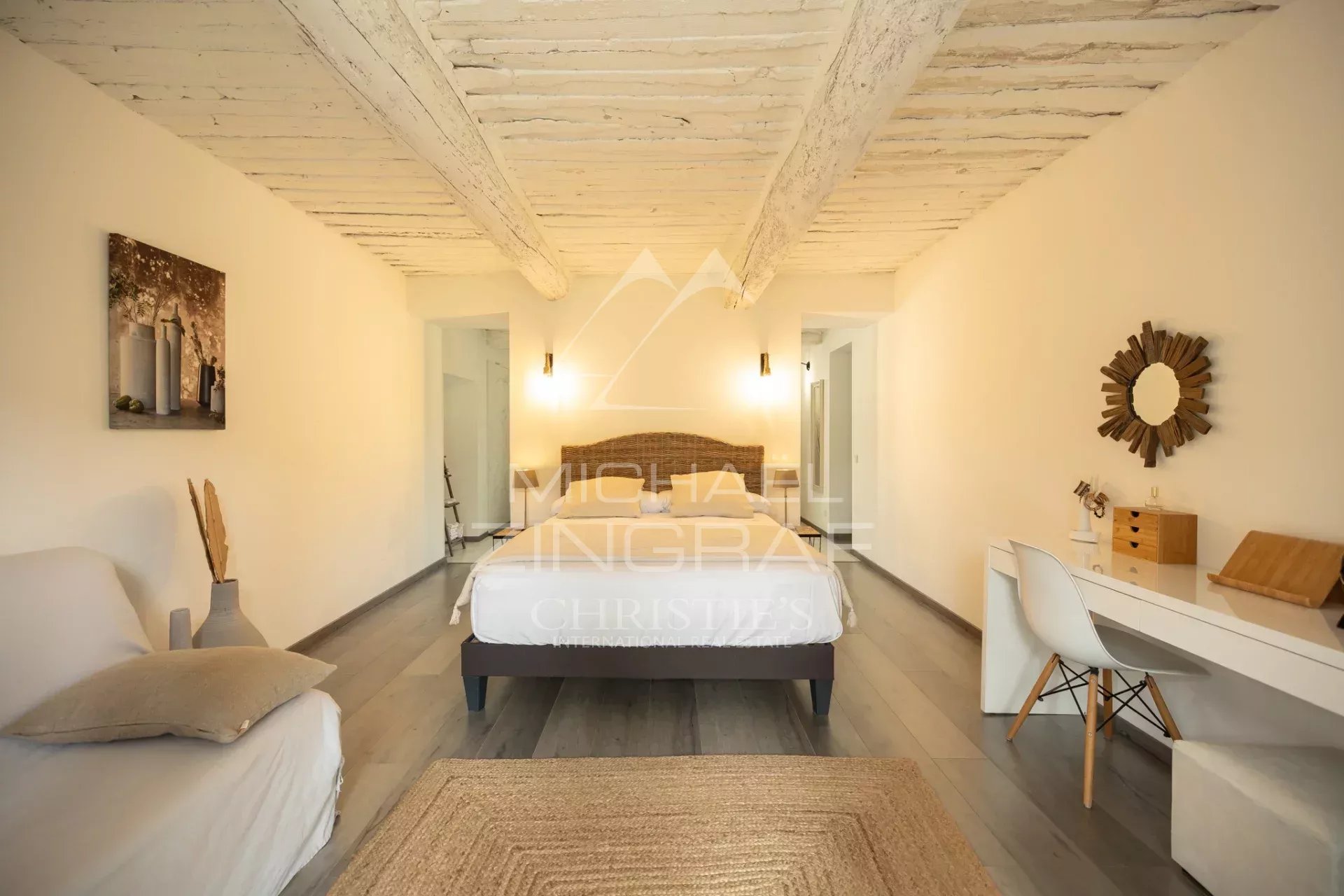 6 Bedroom Villa/Townhouse's Image 4