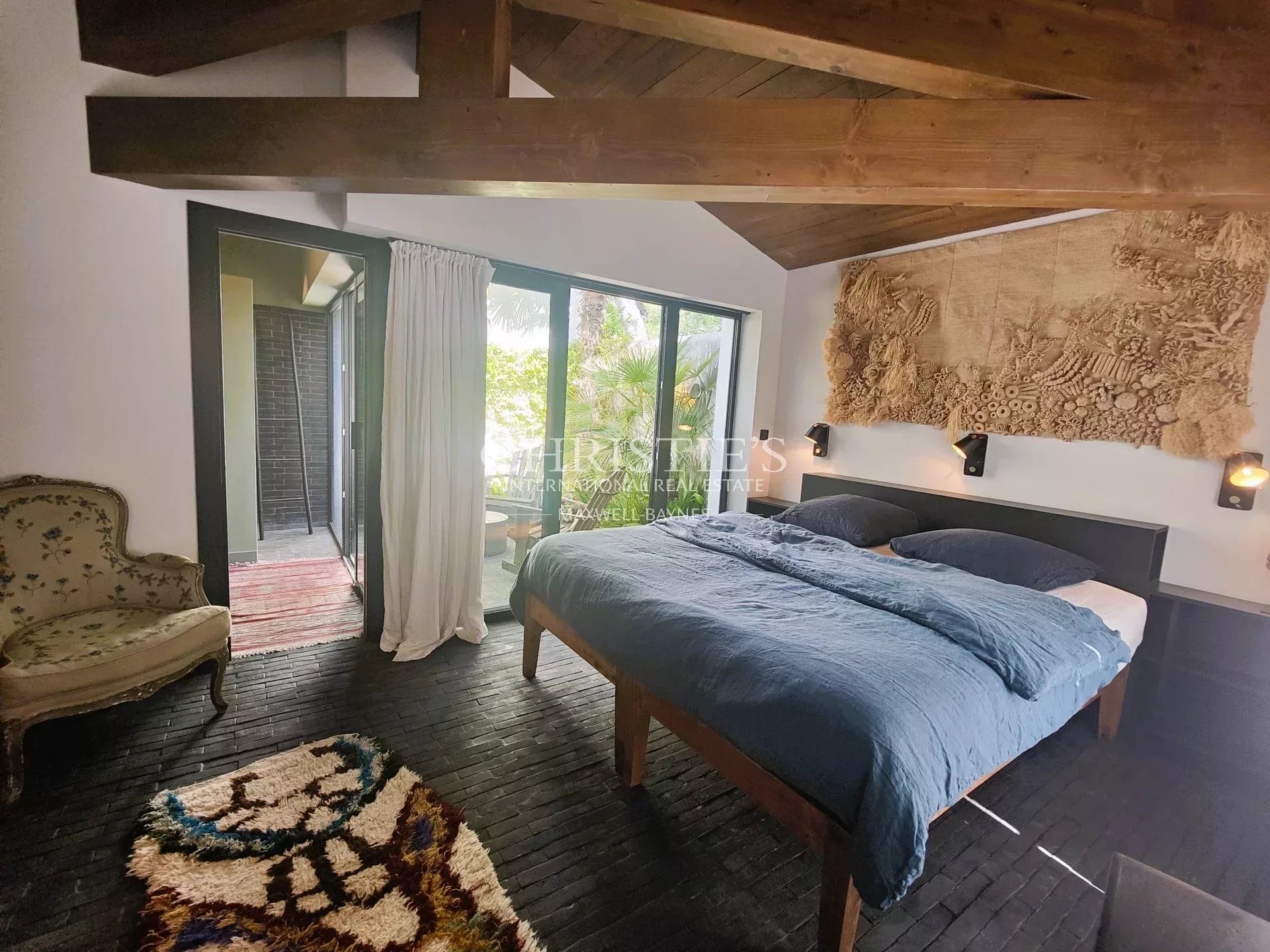 6 Bedroom Villa/Townhouse's Image 23