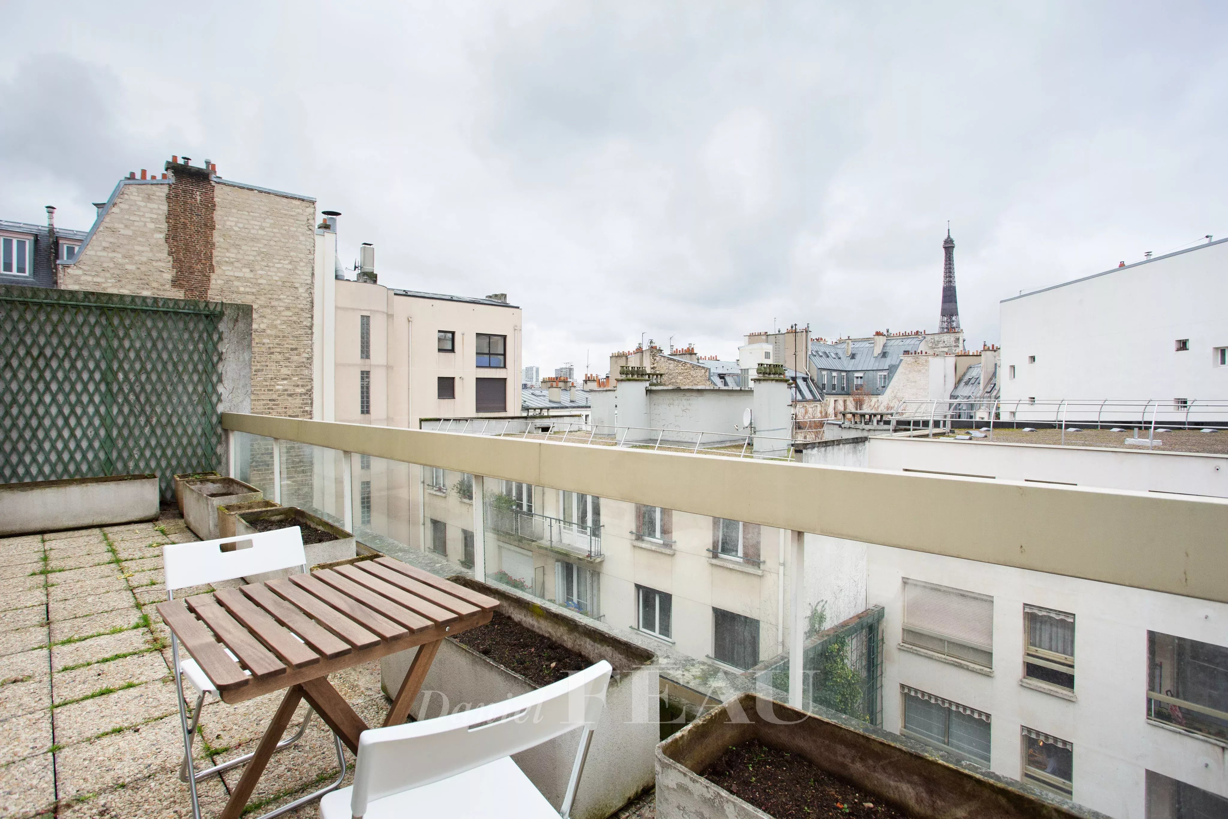 Terrasse commune aux deux chambres