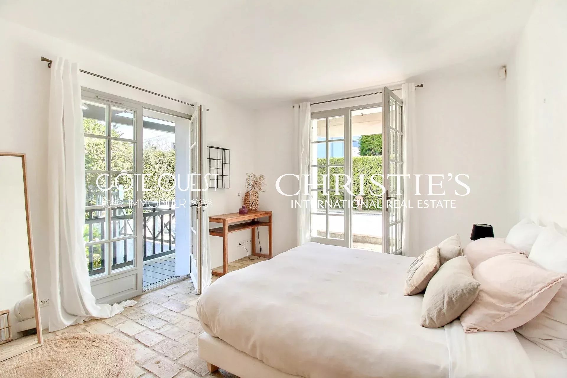 5 Bedroom Villa/Townhouse's Image 10