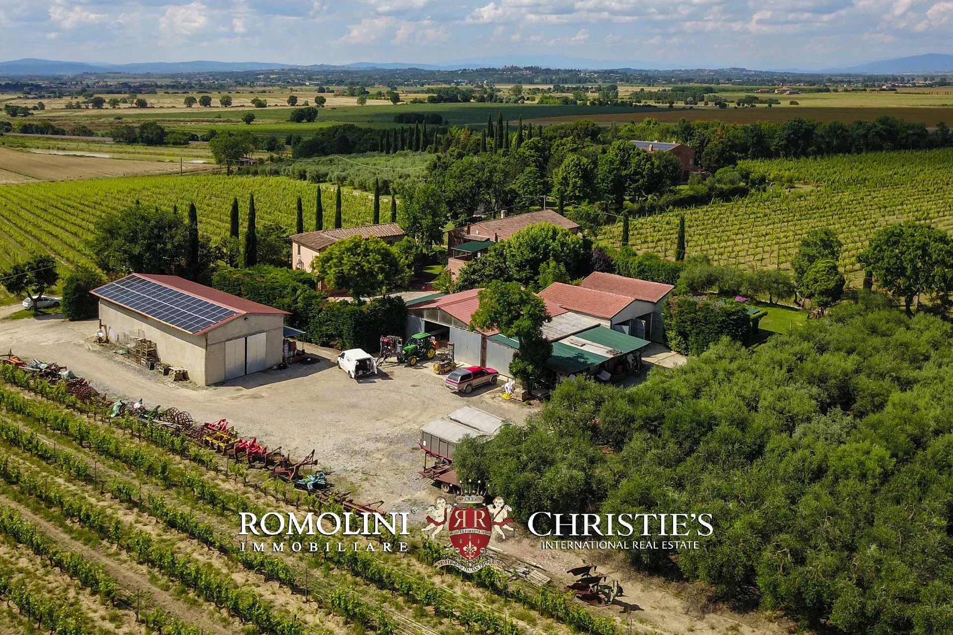 34 Bedroom Vineyard's Image 24