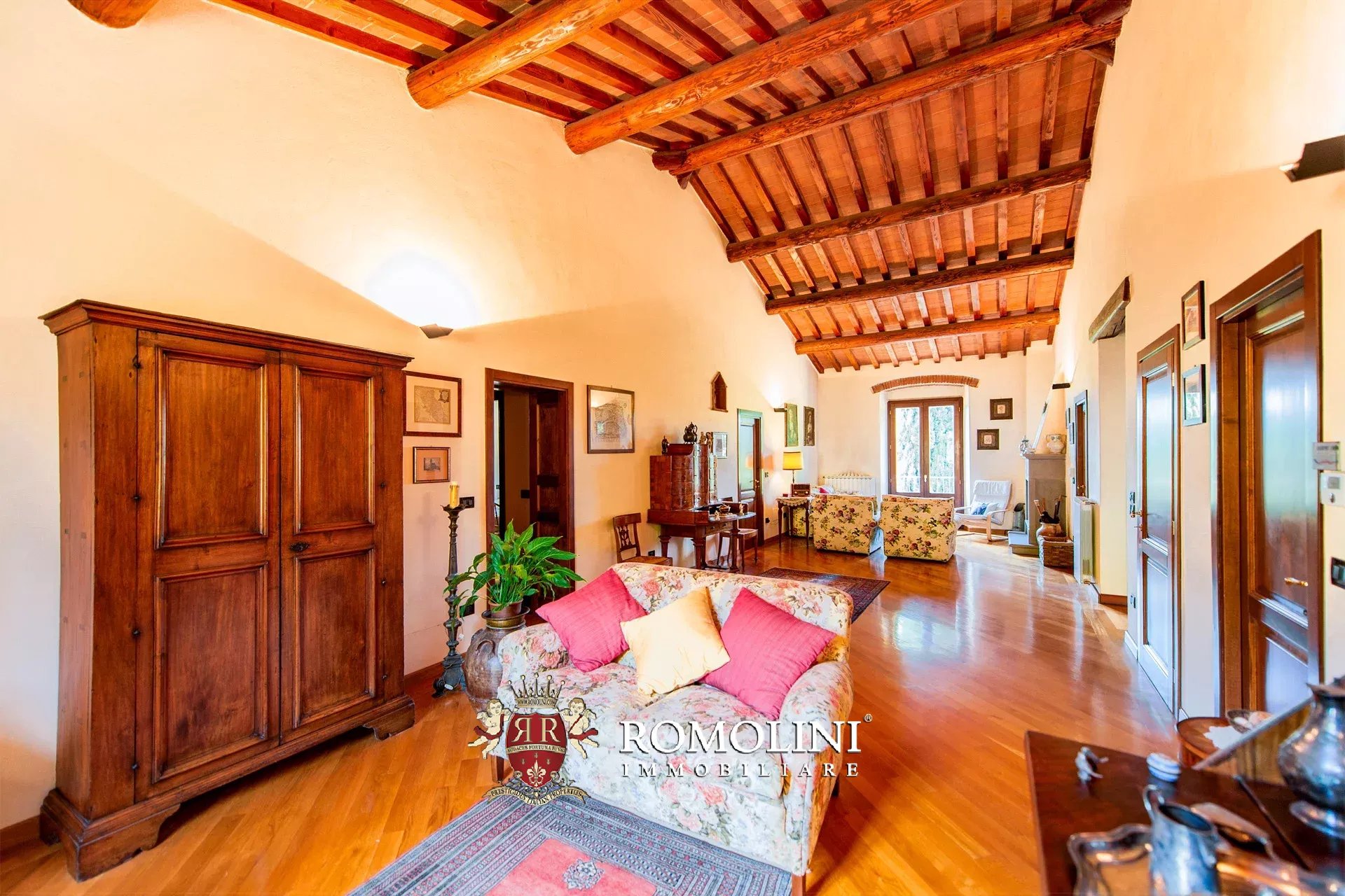 6 Bedroom Villa/Townhouse's Image 45