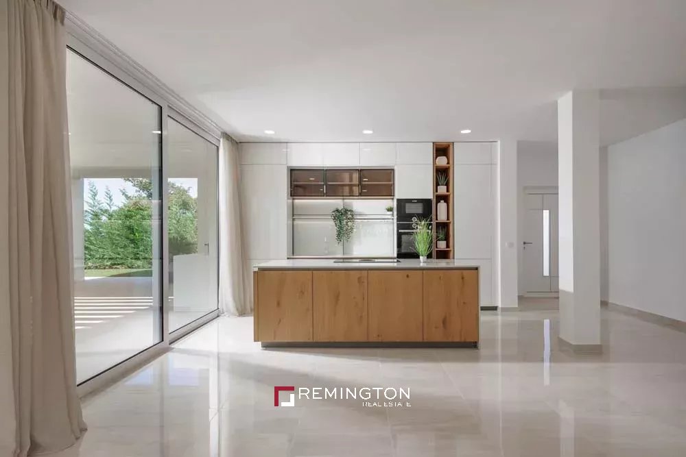 4 Bedroom Villa/Townhouse's Image 7