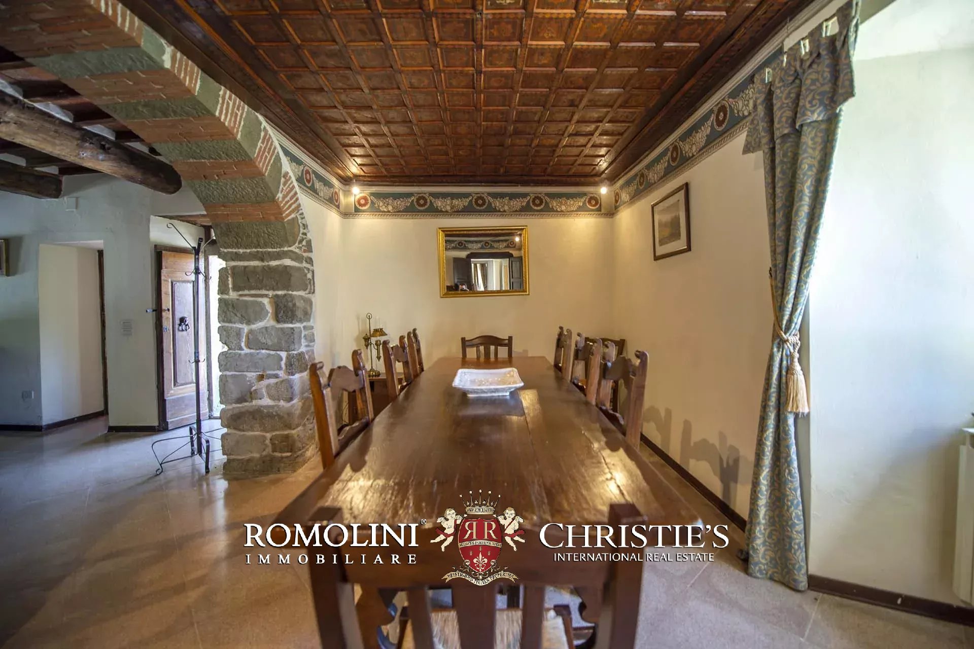 MANOR HOUSE FOR SALE IN CAPRESE MICHELANGELO, TUSCANY