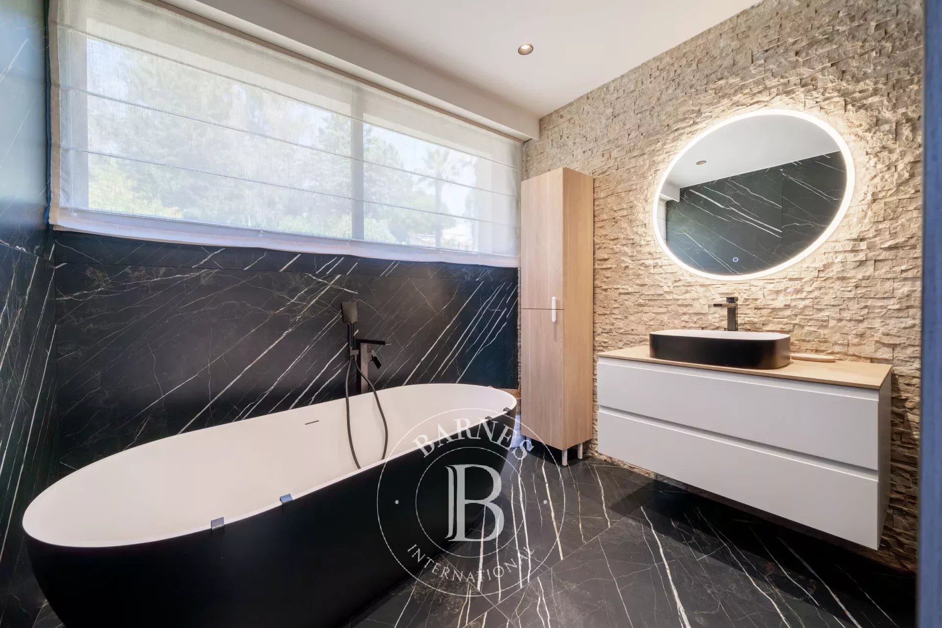 Ev Mougins - picture 10