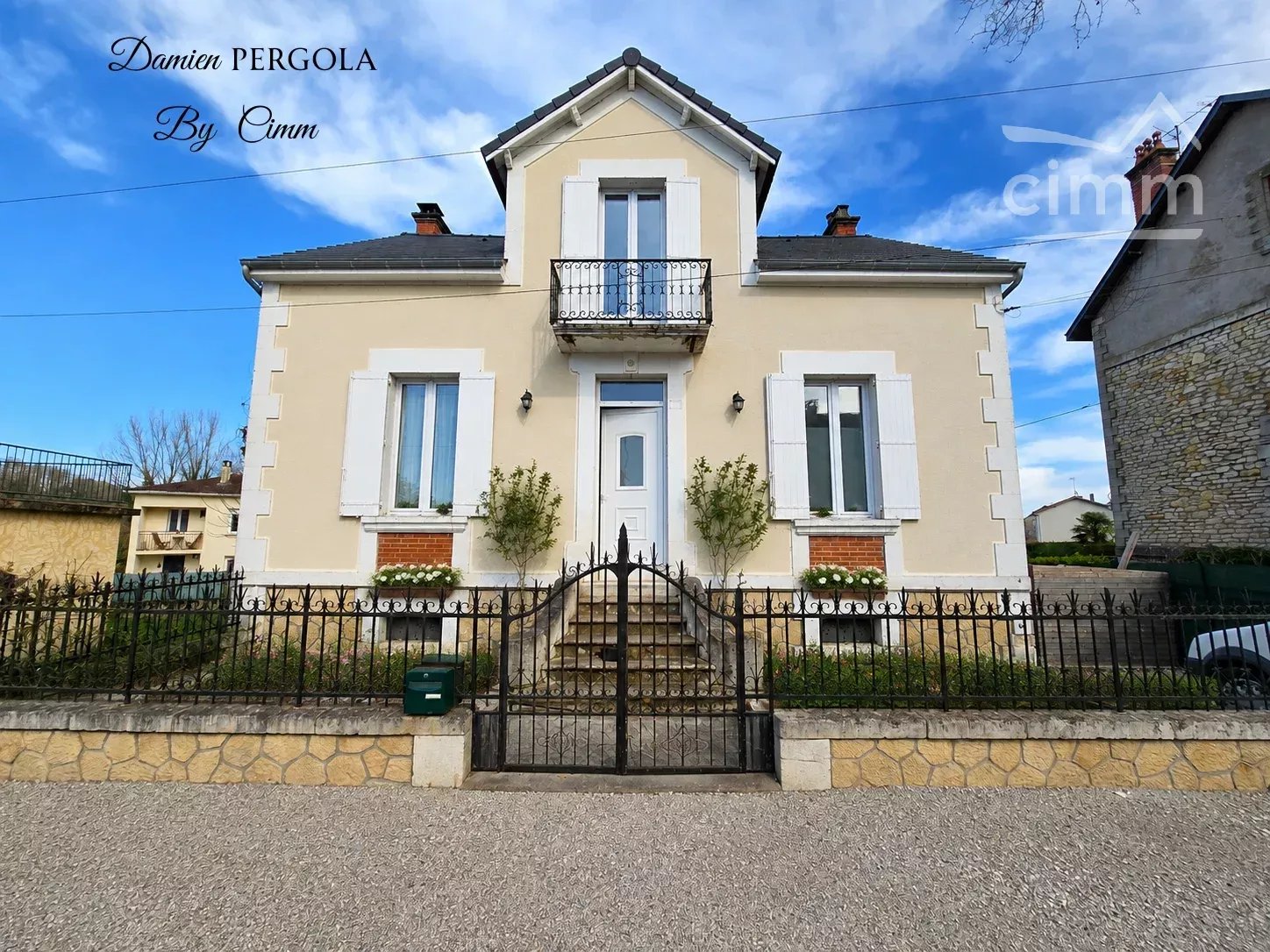 Maison rénovée de 115 m², située à 5 minutes à pied du centre-ville