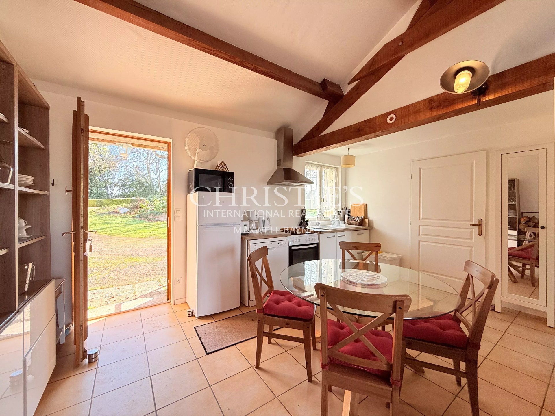 9 Bedroom Villa/Townhouse's Image 30