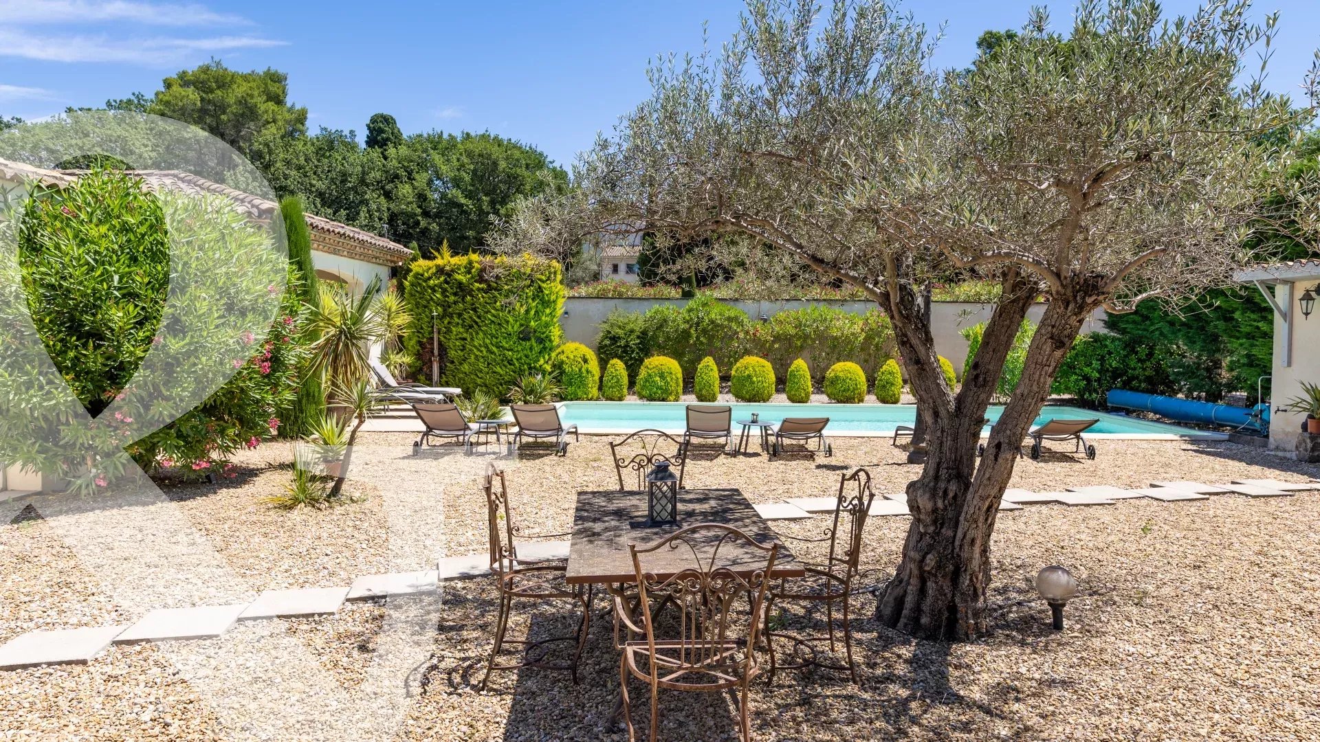 PROPRIETE AVEC 3 GITES