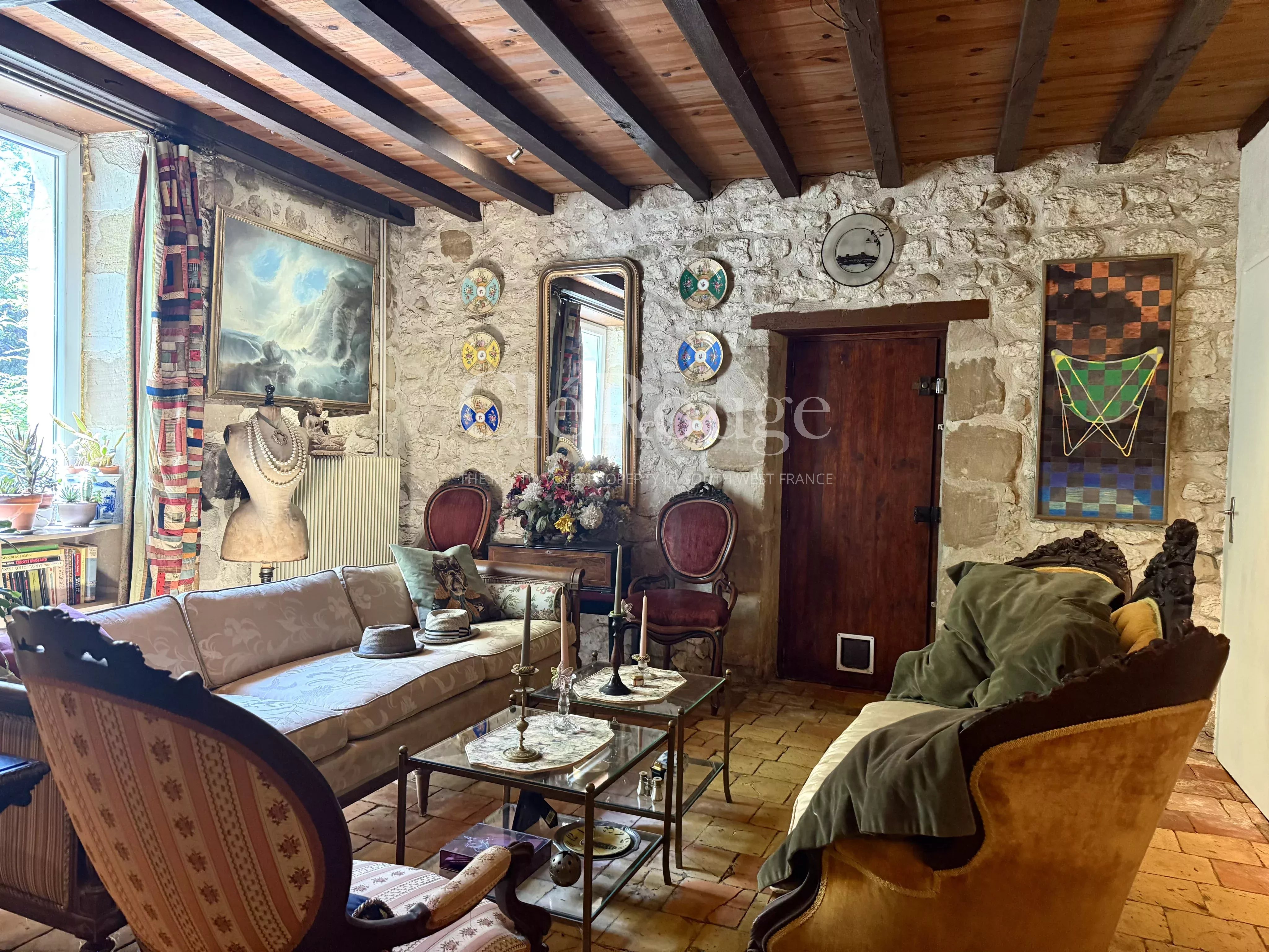 5 minutes from Lauzun - Stone house with barns, pond and park