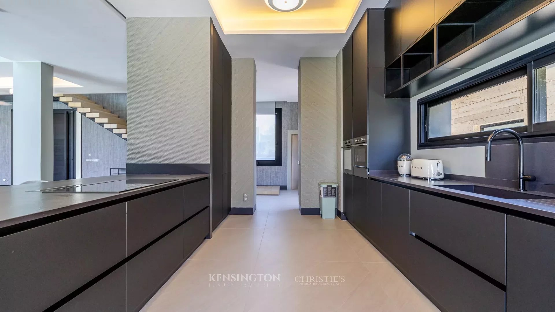 4 Bedroom Villa/Townhouse's Image 7