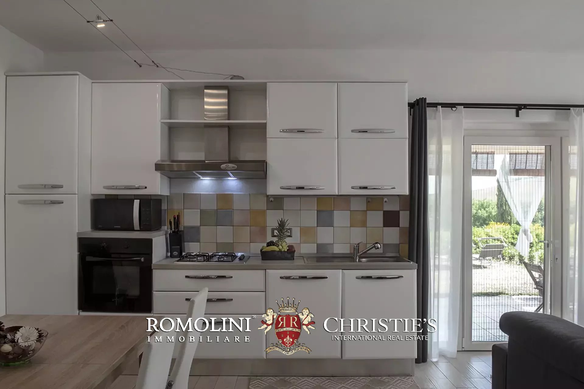 2 Bedroom Vineyard's Image 16
