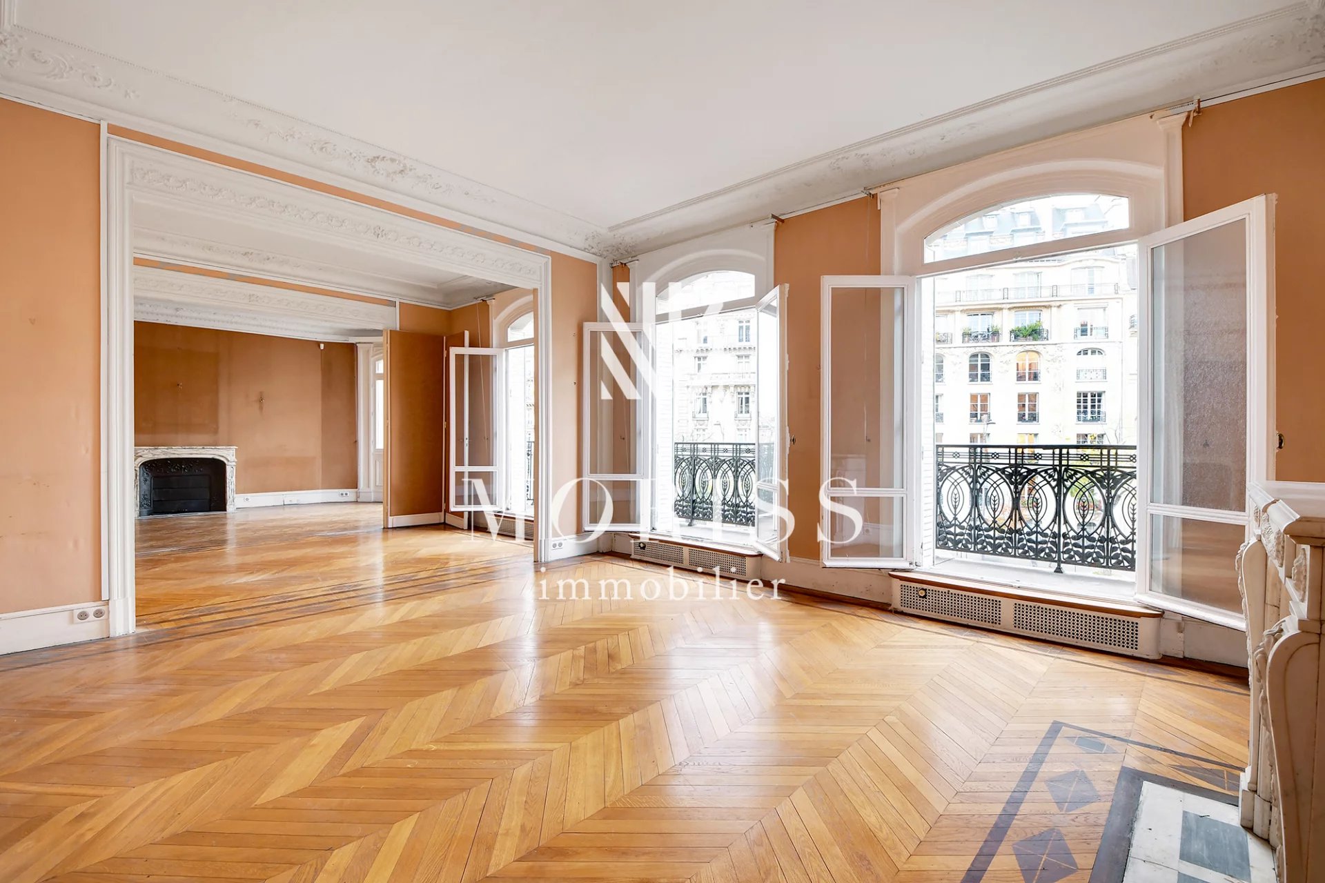 Appartement 7 pièces - Image Array