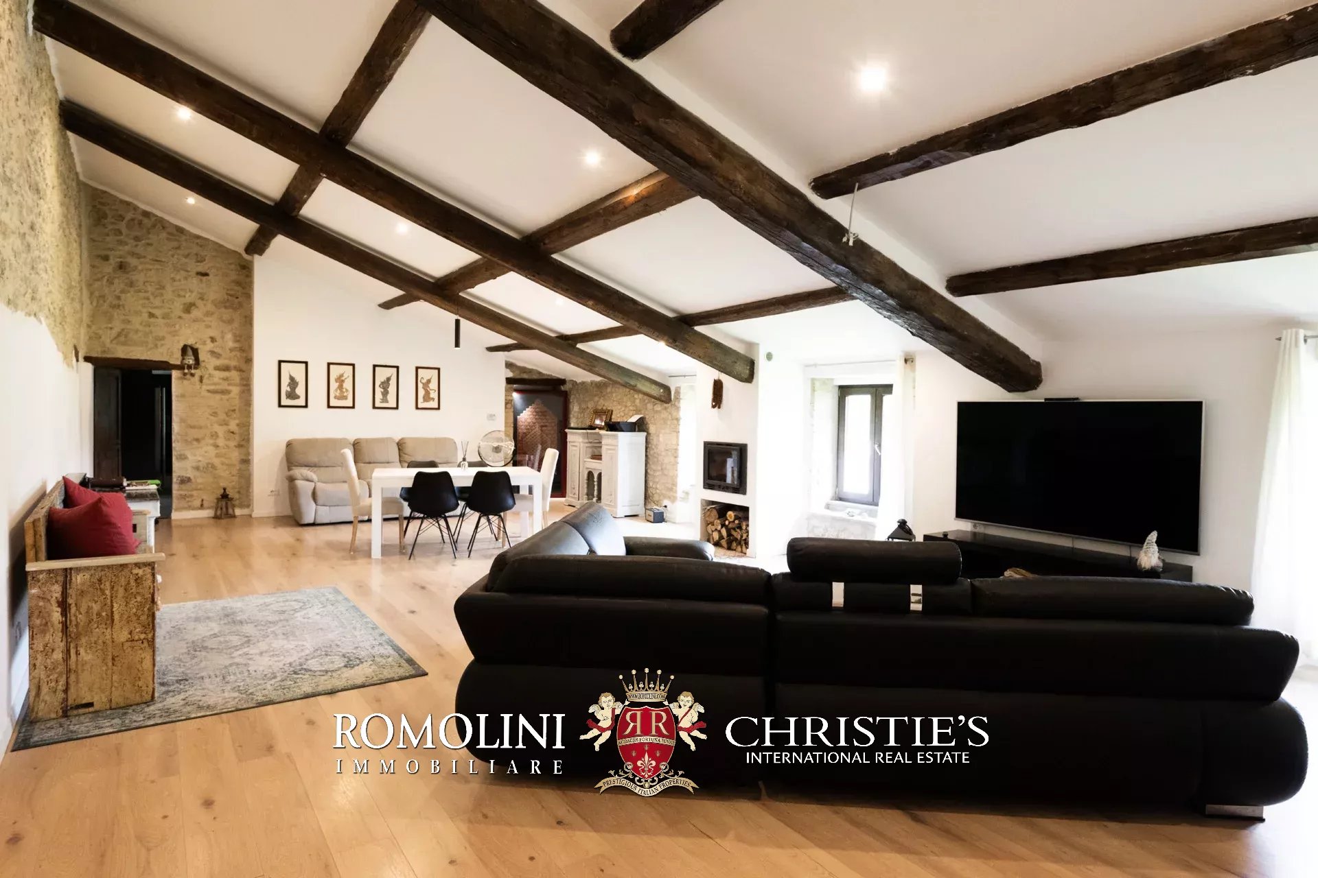 9 Bedroom Villa/Townhouse's Image 42