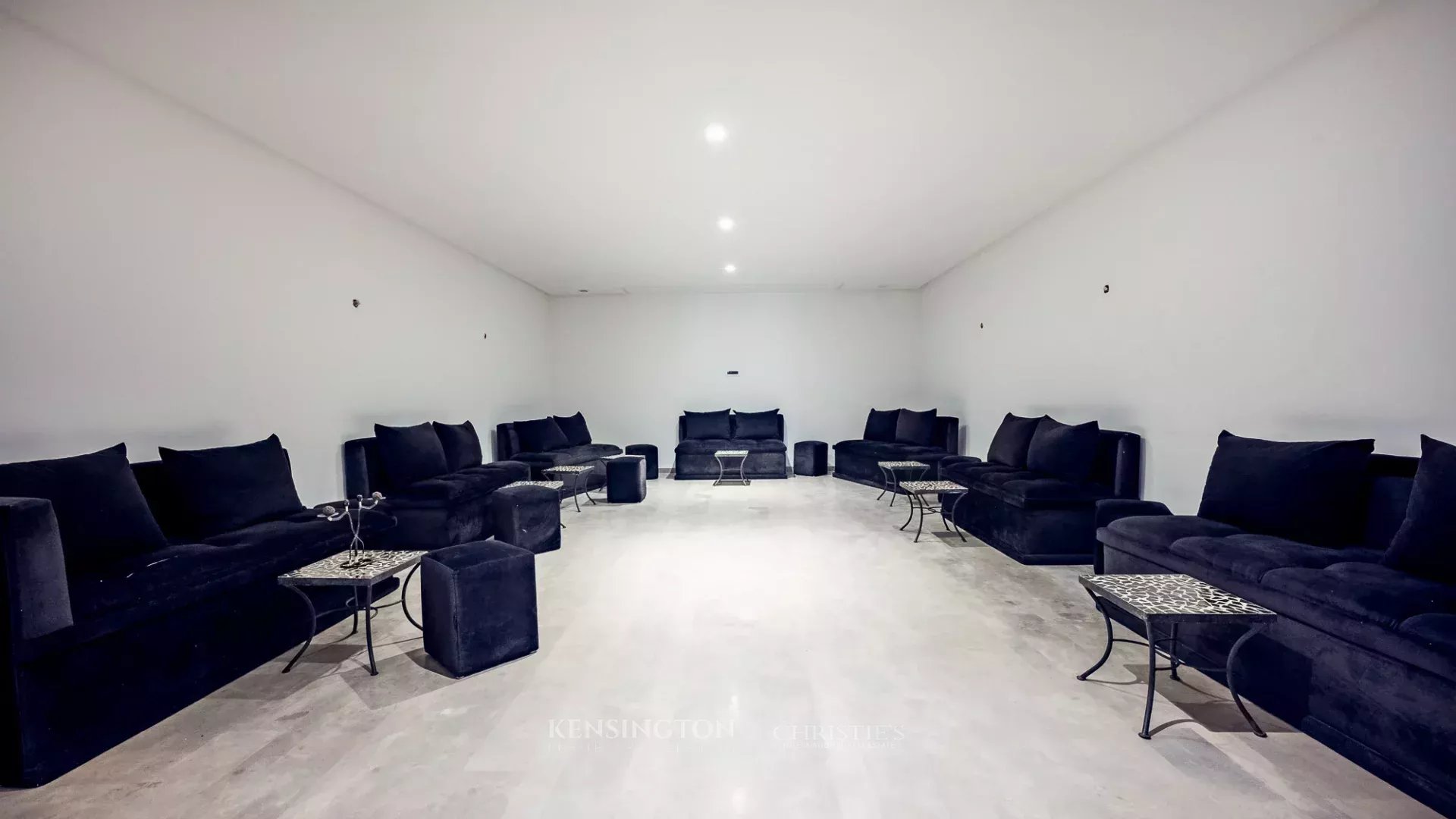 6 Bedroom Villa/Townhouse's Image 23