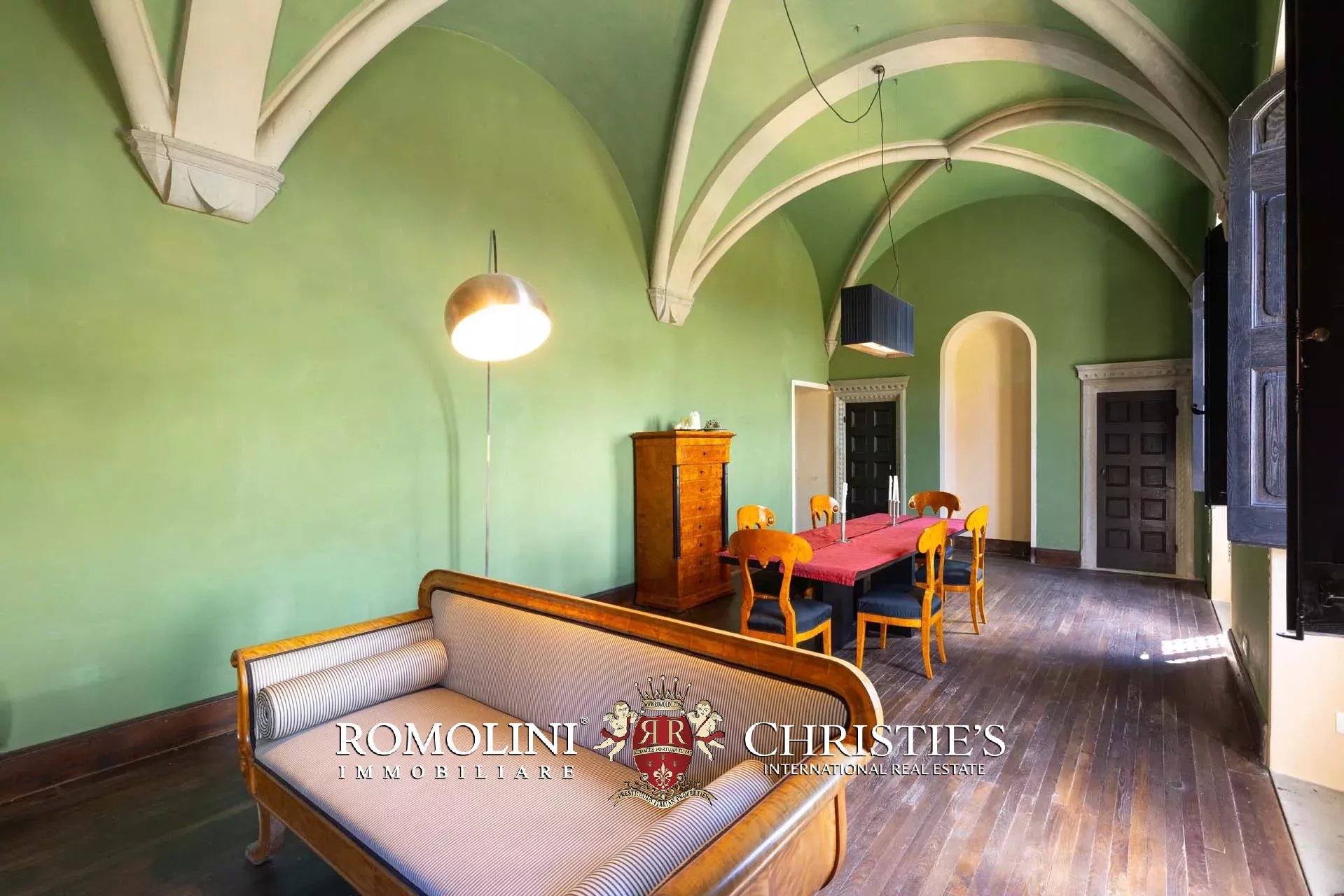 35 Bedroom Chateau's Image 13