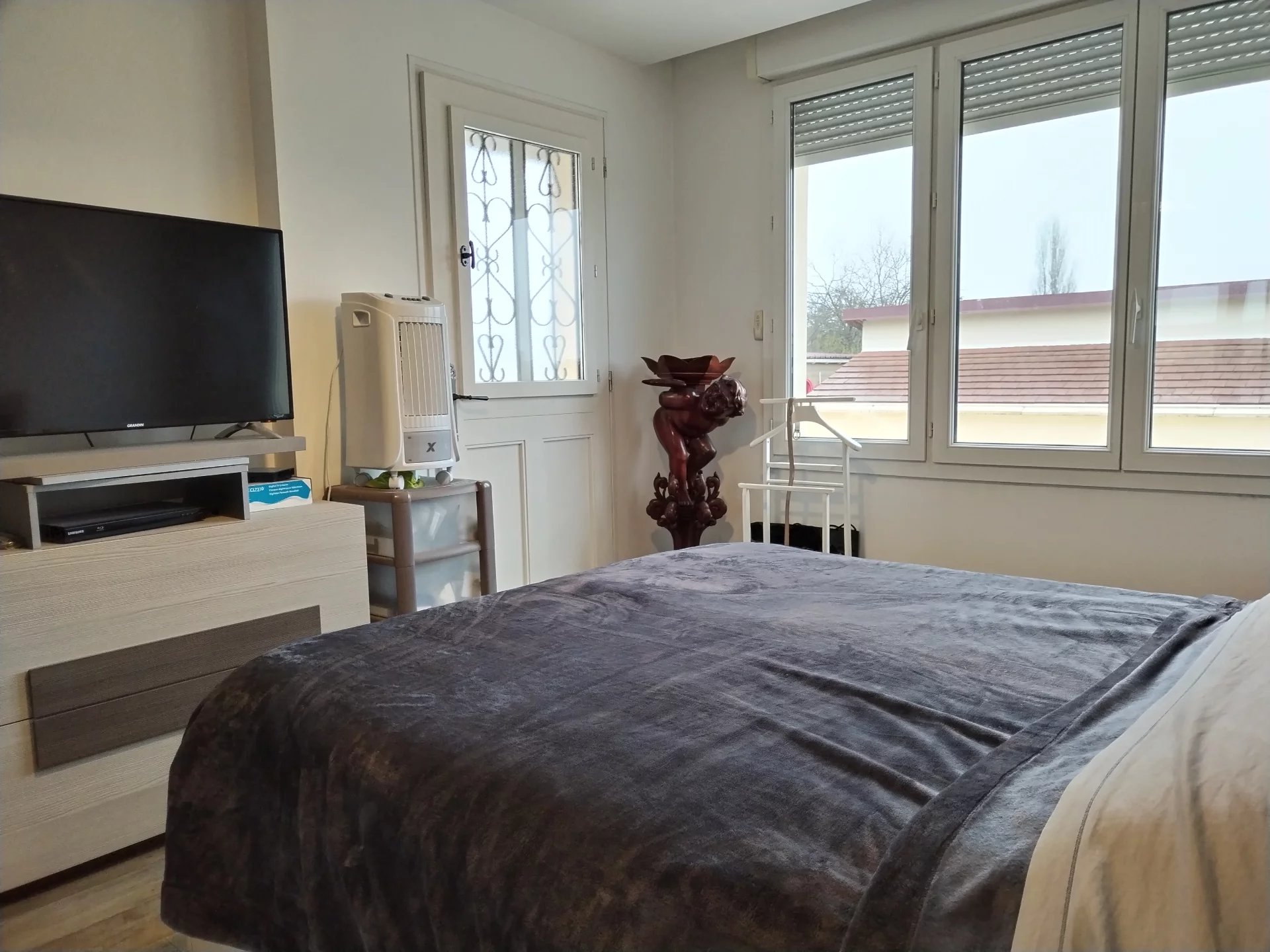 MAISON ET DÉPENDANCES SUR 1 225 M² DE TERRAIN — photo 7