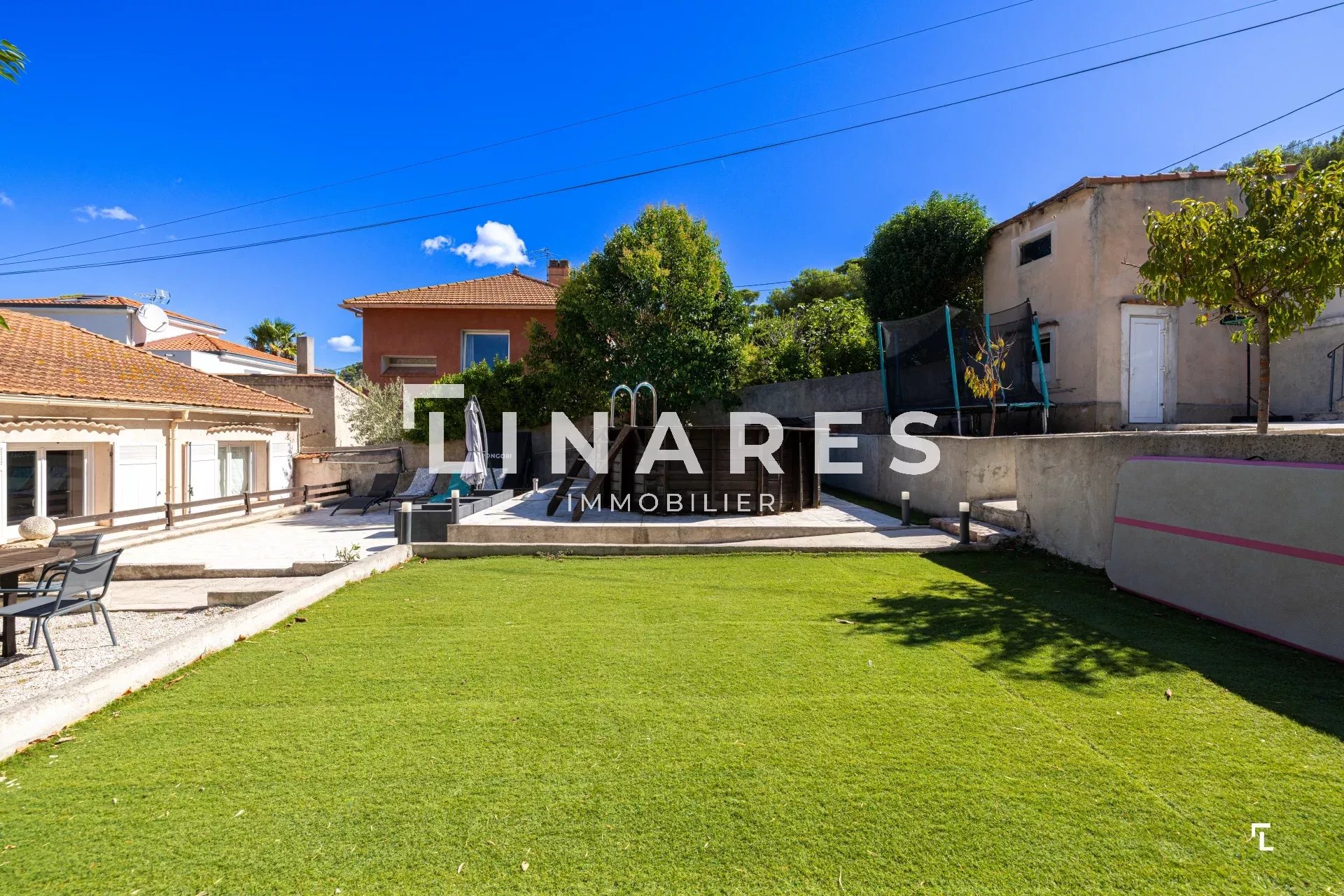 LOU REDOUN - Maison 100m² - T4 de 85m² - Buanderie 15m² - Terrain 450m² - Garage - Piscine - 13009