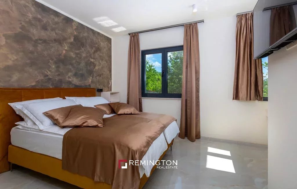 4 Bedroom Villa/Townhouse's Image 18