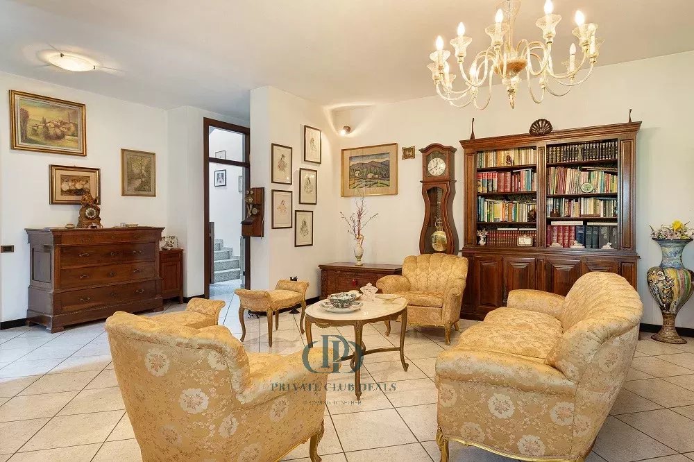 Villa Olgiate Comasco - picture 34