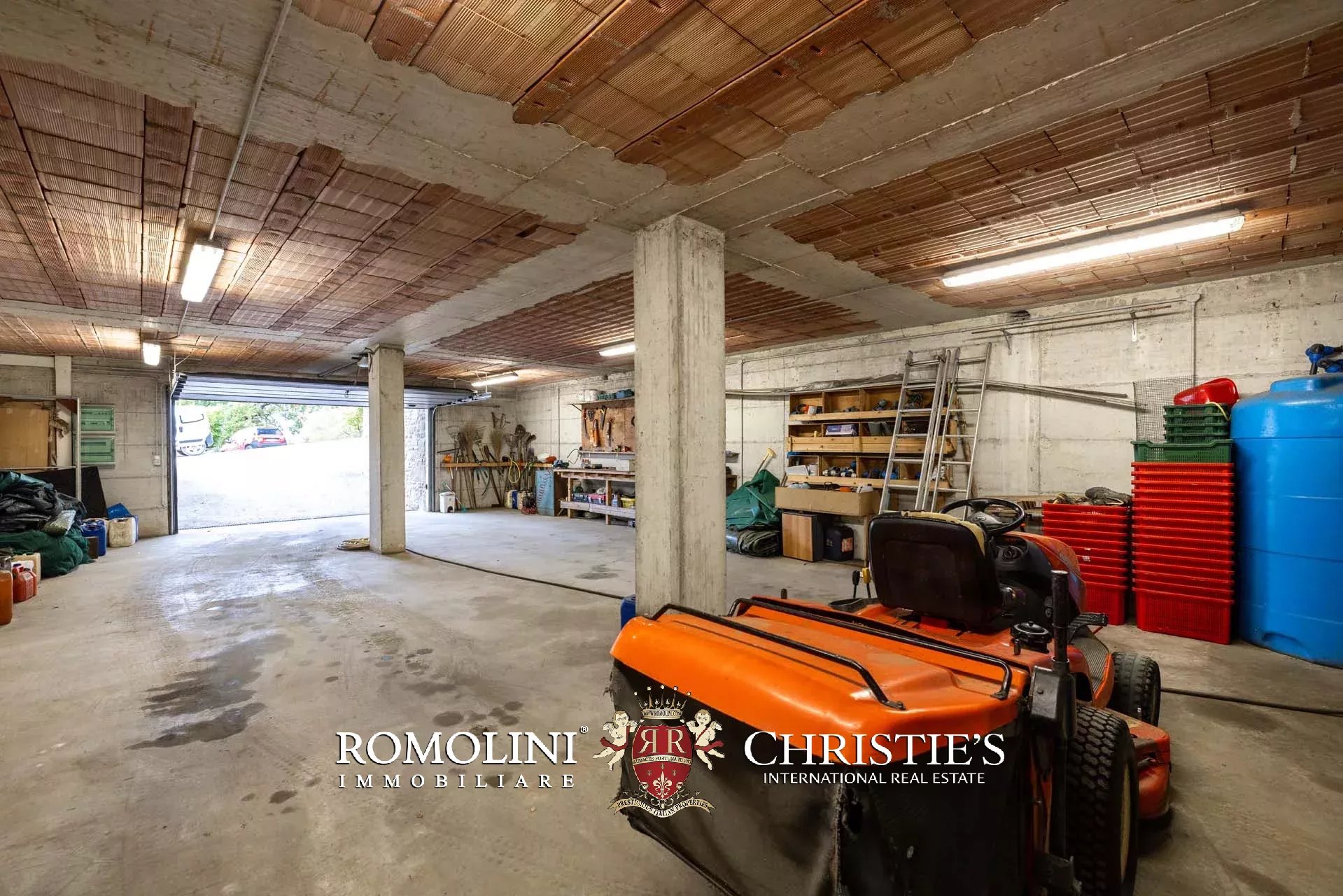 7 Bedroom Villa/Townhouse's Image 120