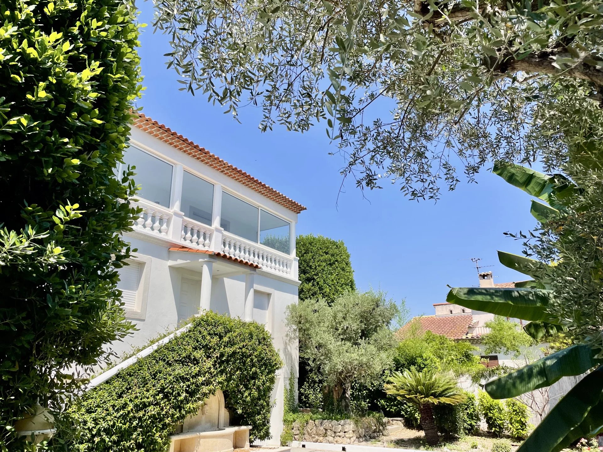 Villa Vue Mer, 5 pièces ( 176m2) Cannes Petit Juas