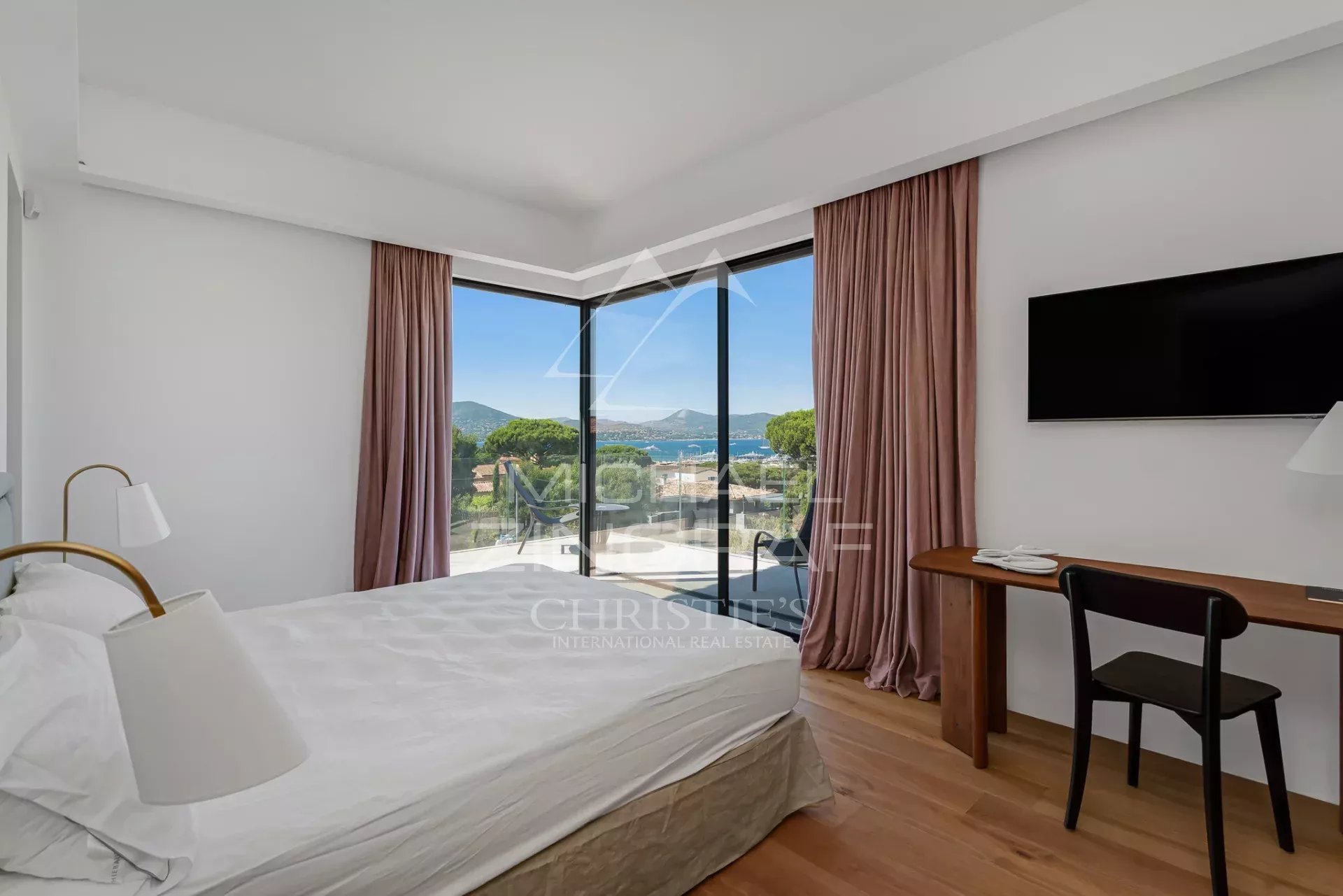 6 Bedroom Villa/Townhouse's Image 5