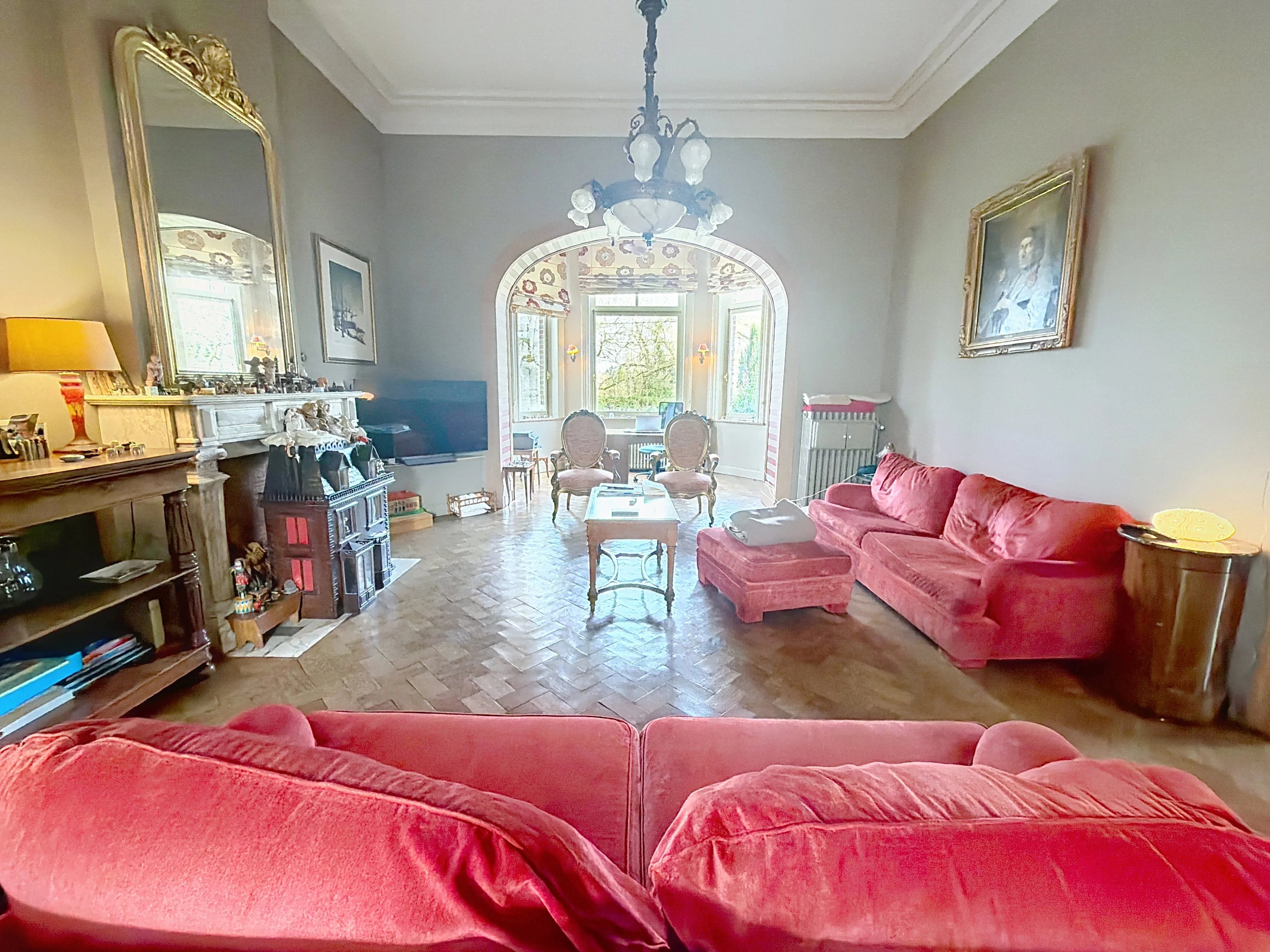 Manor in Jurbise I Elegance and historic charm