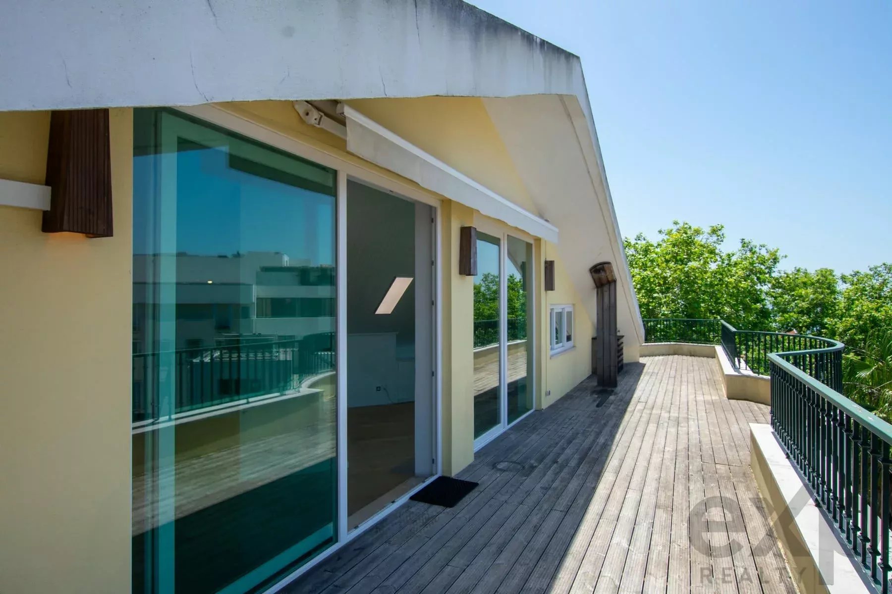 Penthouse Luxury with Sea & Harbour Views in Prime Estoril 85996079 image 32