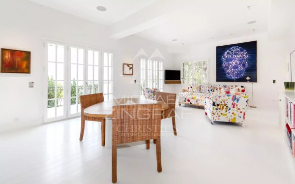 Renovated penthouse with stunning sea views — photo 6