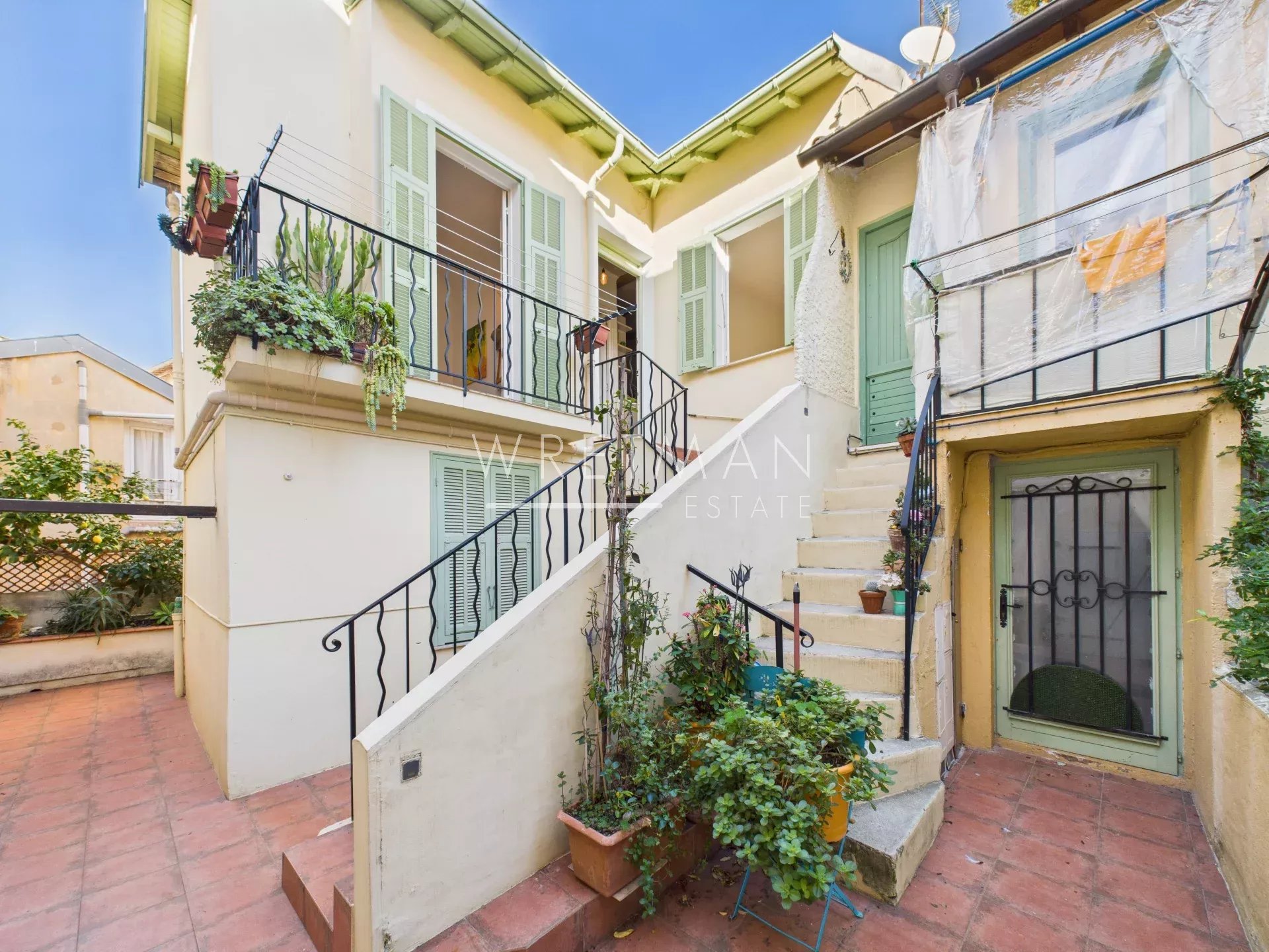 Appartement 2 pièces avec balcon - Menton Vieille ville
